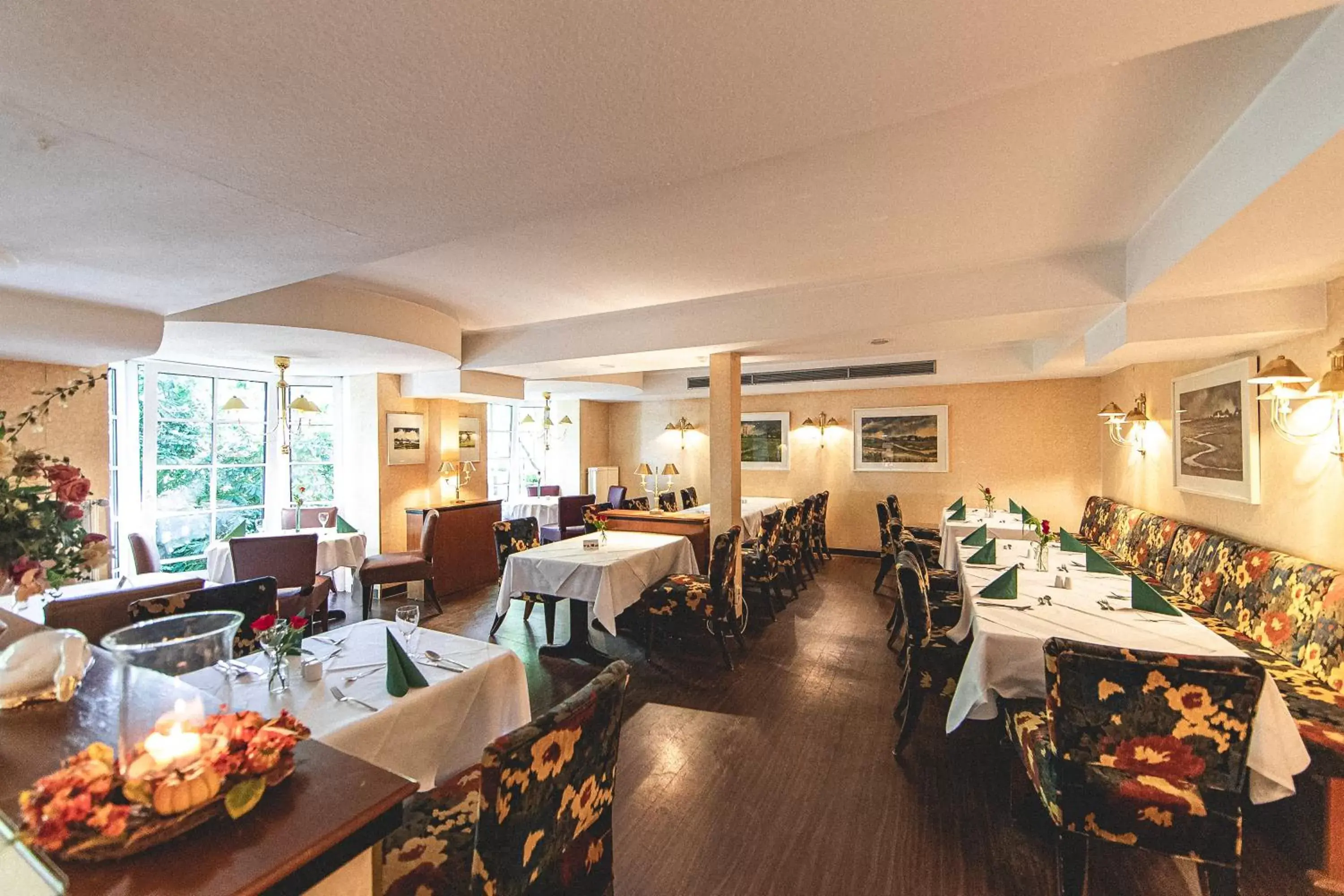 Restaurant/Places to Eat in Best Western Hotel Schmoeker-Hof