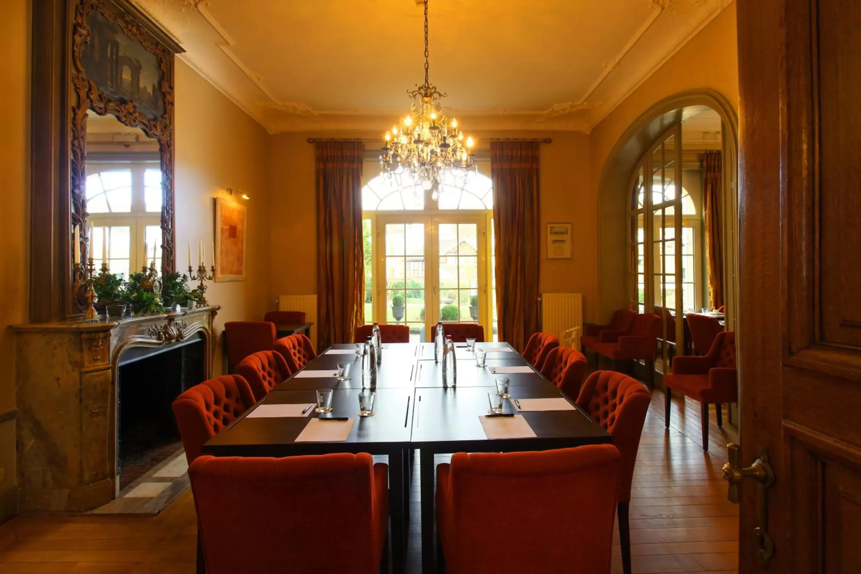 Business facilities, Restaurant/Places to Eat in La Villa des Fleurs