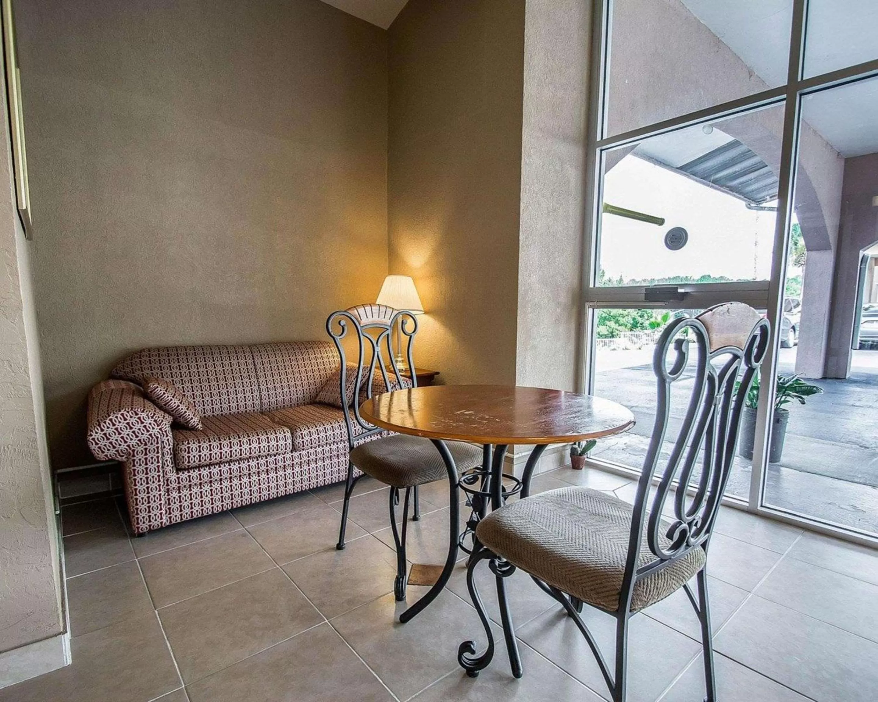 Lobby or reception in Rodeway Inn Gainesville - University Area
