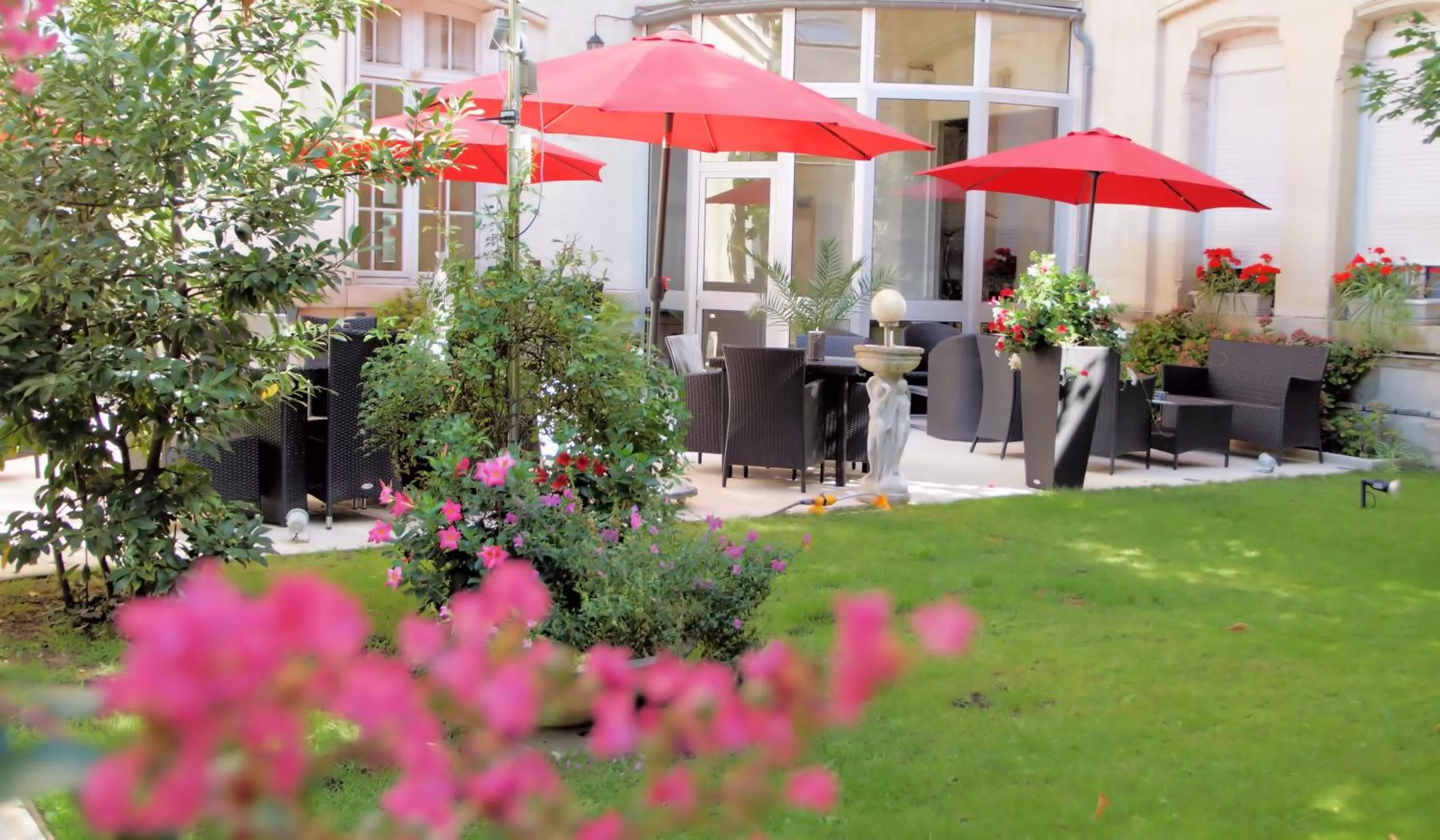 Patio in Best Western Central Hotel