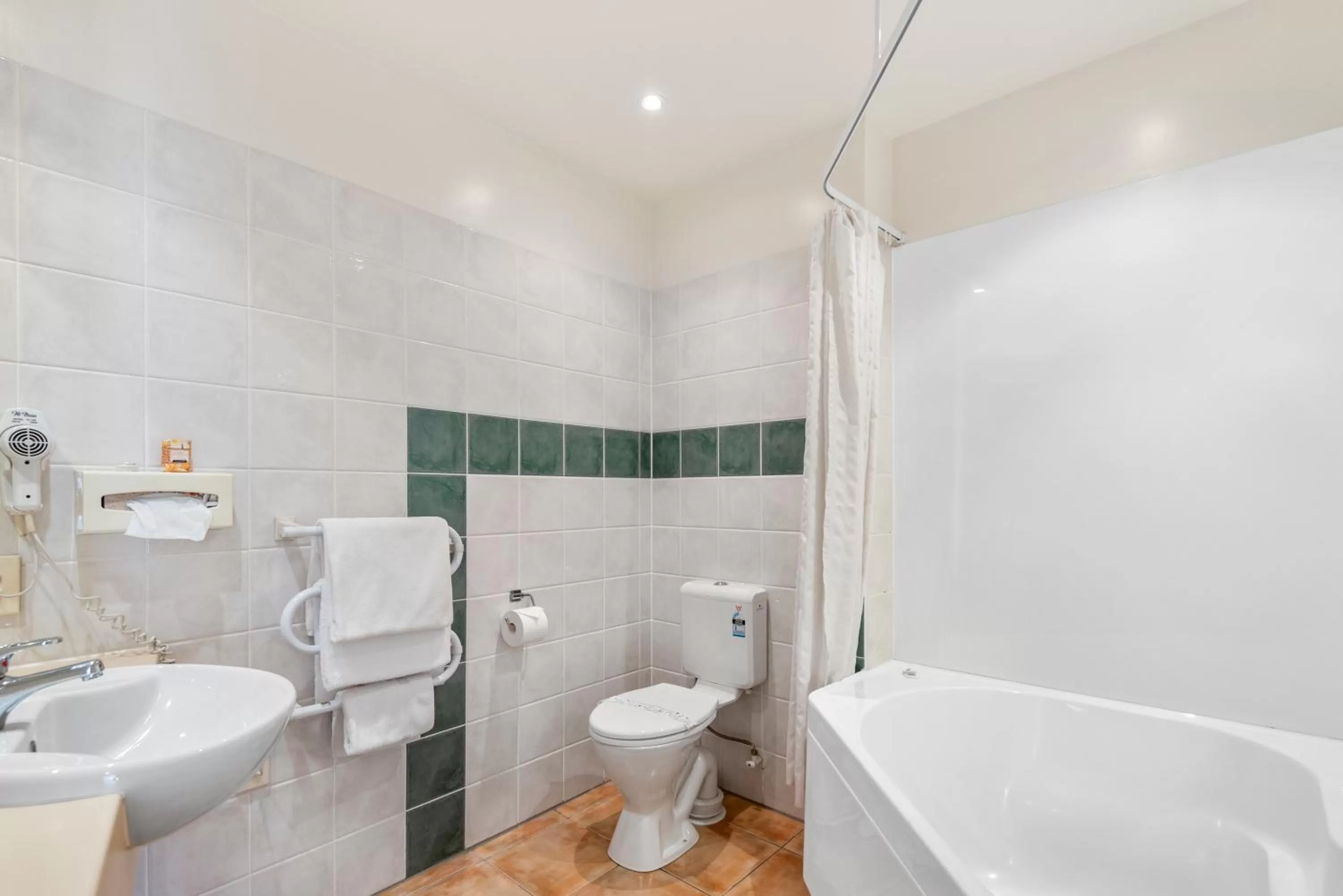 Toilet in Aristotles North Shore