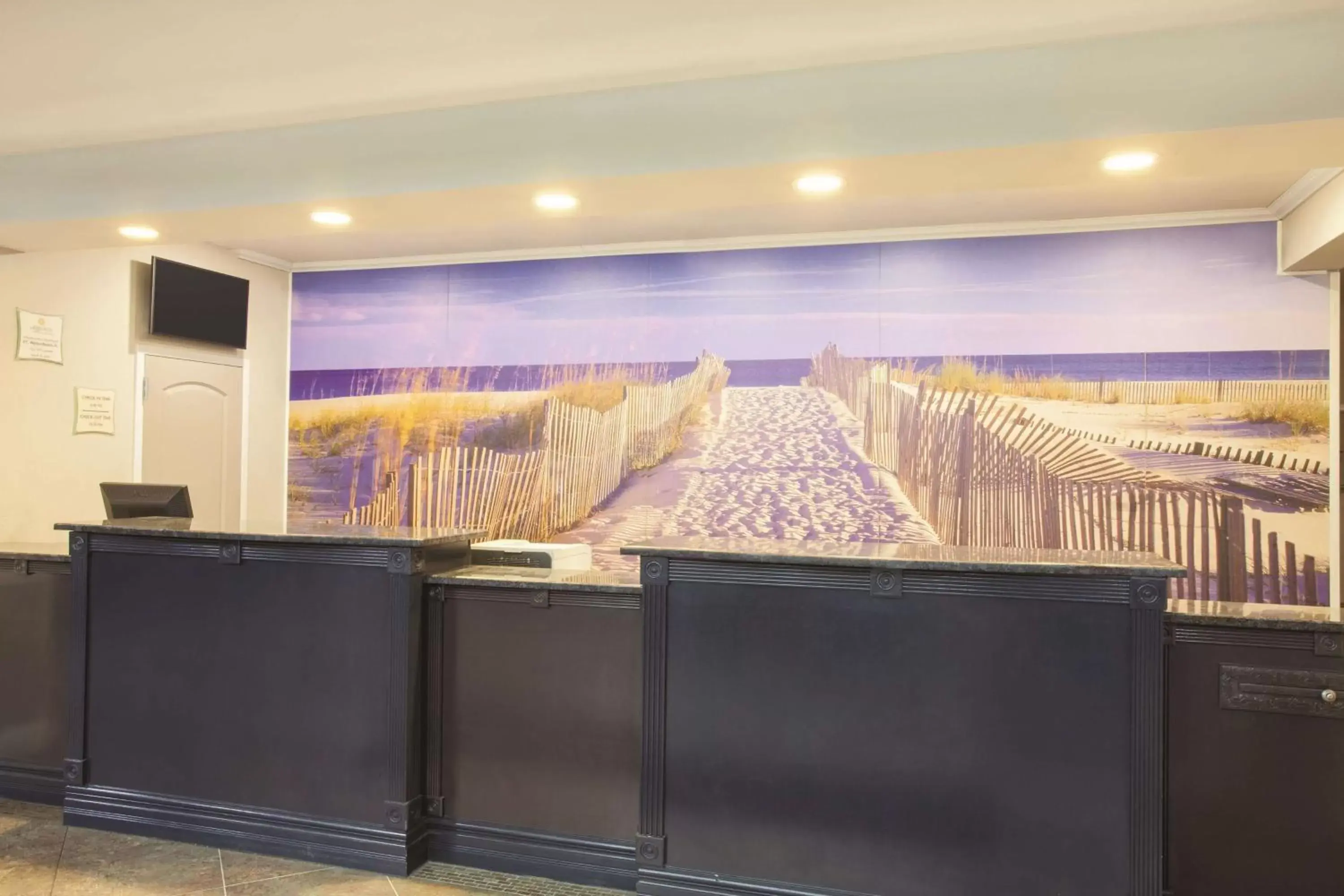 Lobby or reception in La Quinta by Wyndham Fort Walton Beach