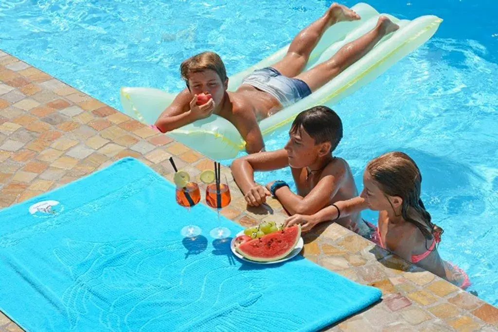 People, Swimming Pool in Hotel Figaro & Apartments