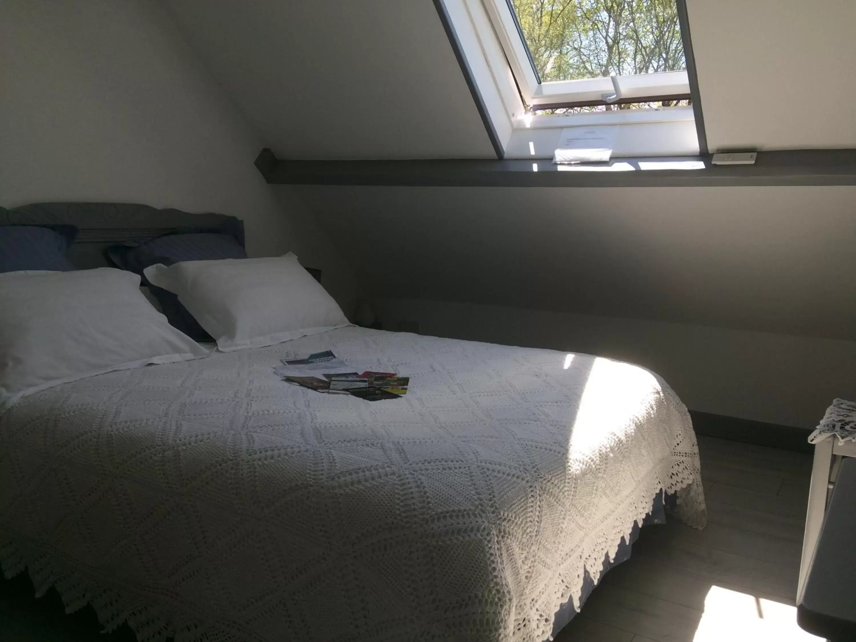 Bedroom, Bed in La Mansarde