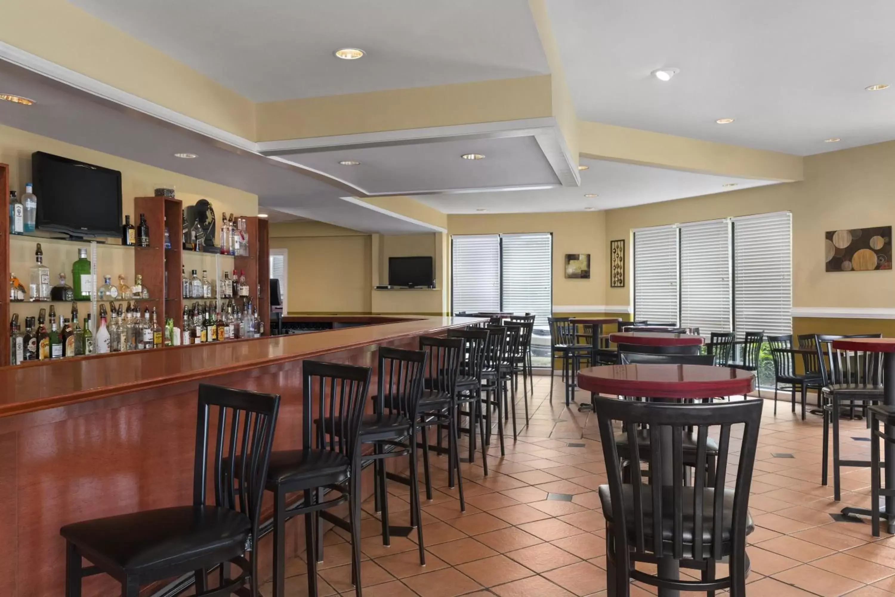 Restaurant/places to eat in Country Inn & Suites by Radisson, Atlanta Airport South, GA