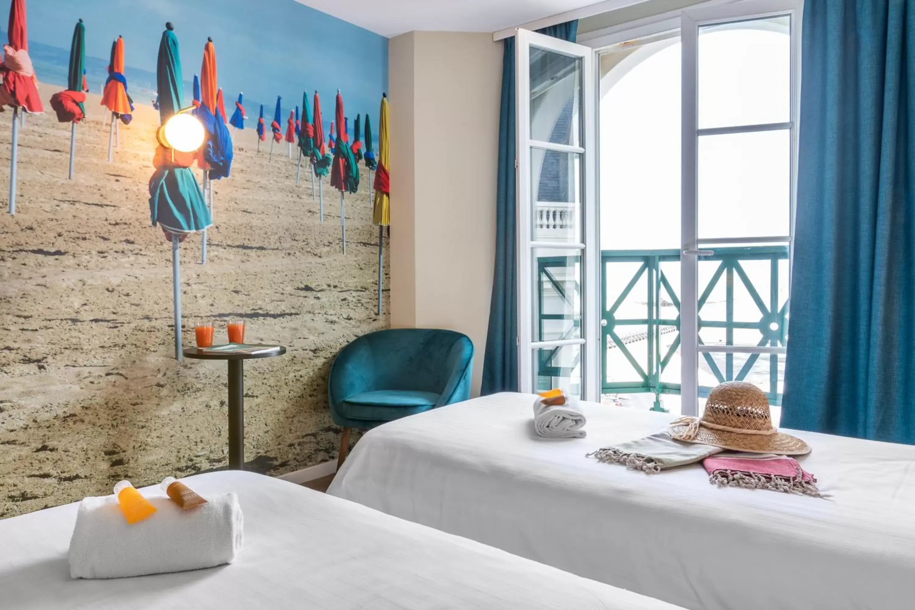 Bedroom, Bed in SOWELL HOTELS Le Beach Bedroom, Bed in SOWELL HOTELS Le Beach