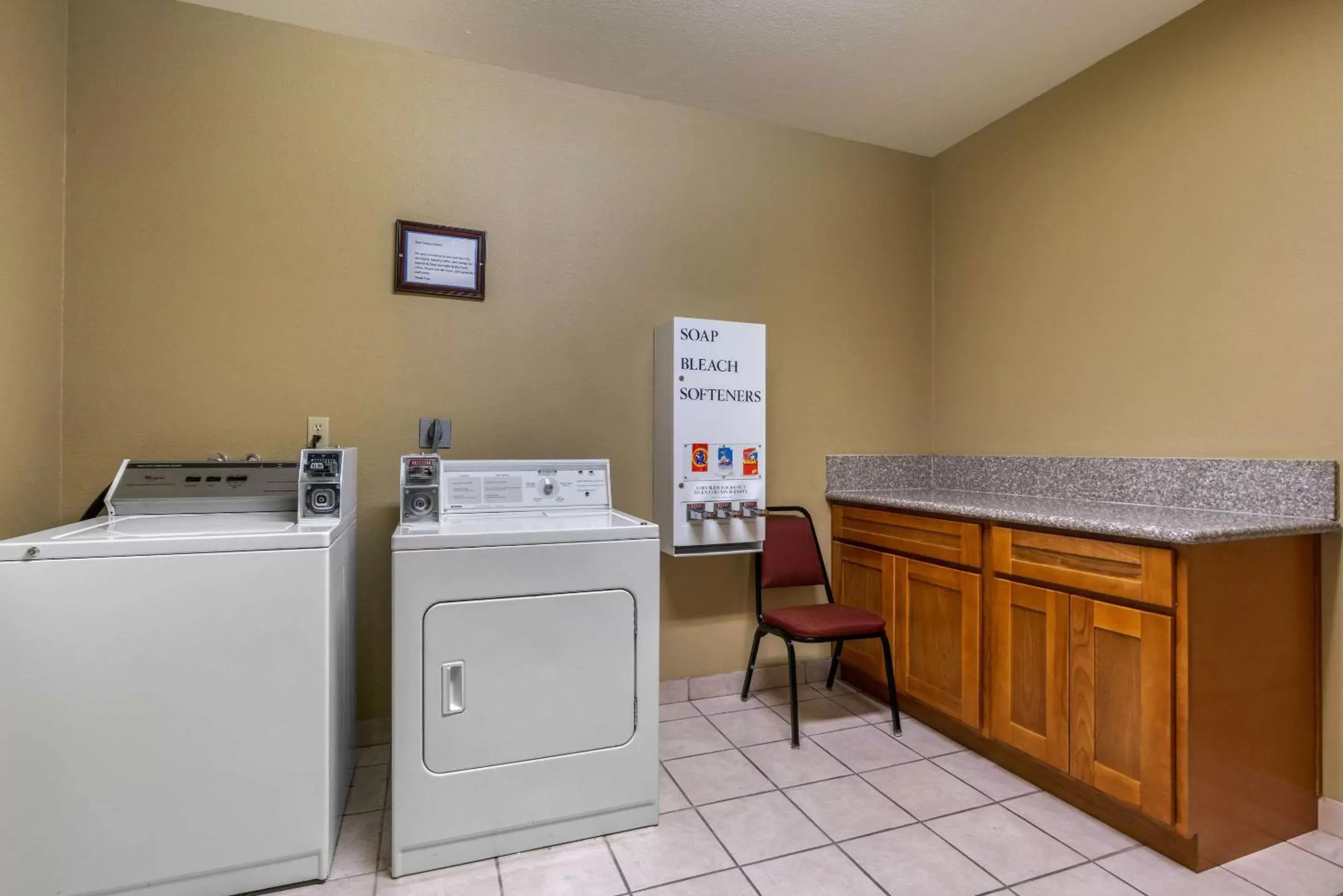 Other, Kitchen/Kitchenette in Comfort Inn & Suites Sacramento – University Area