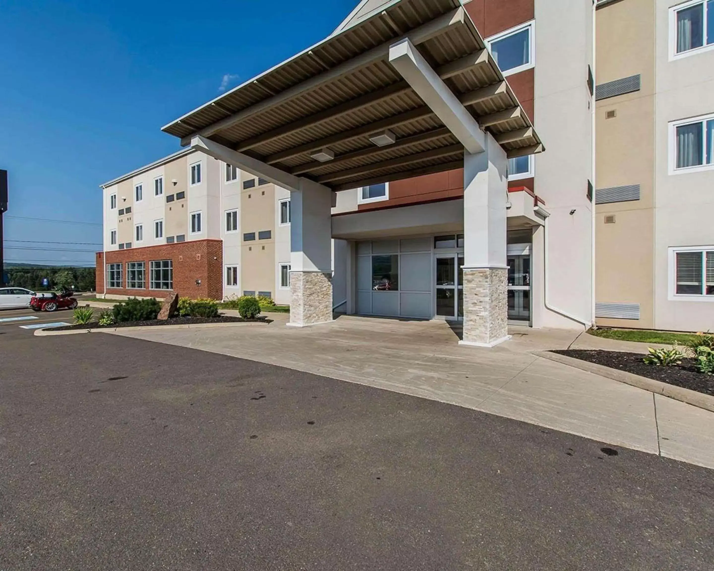 Property Building in Quality Inn Moncton