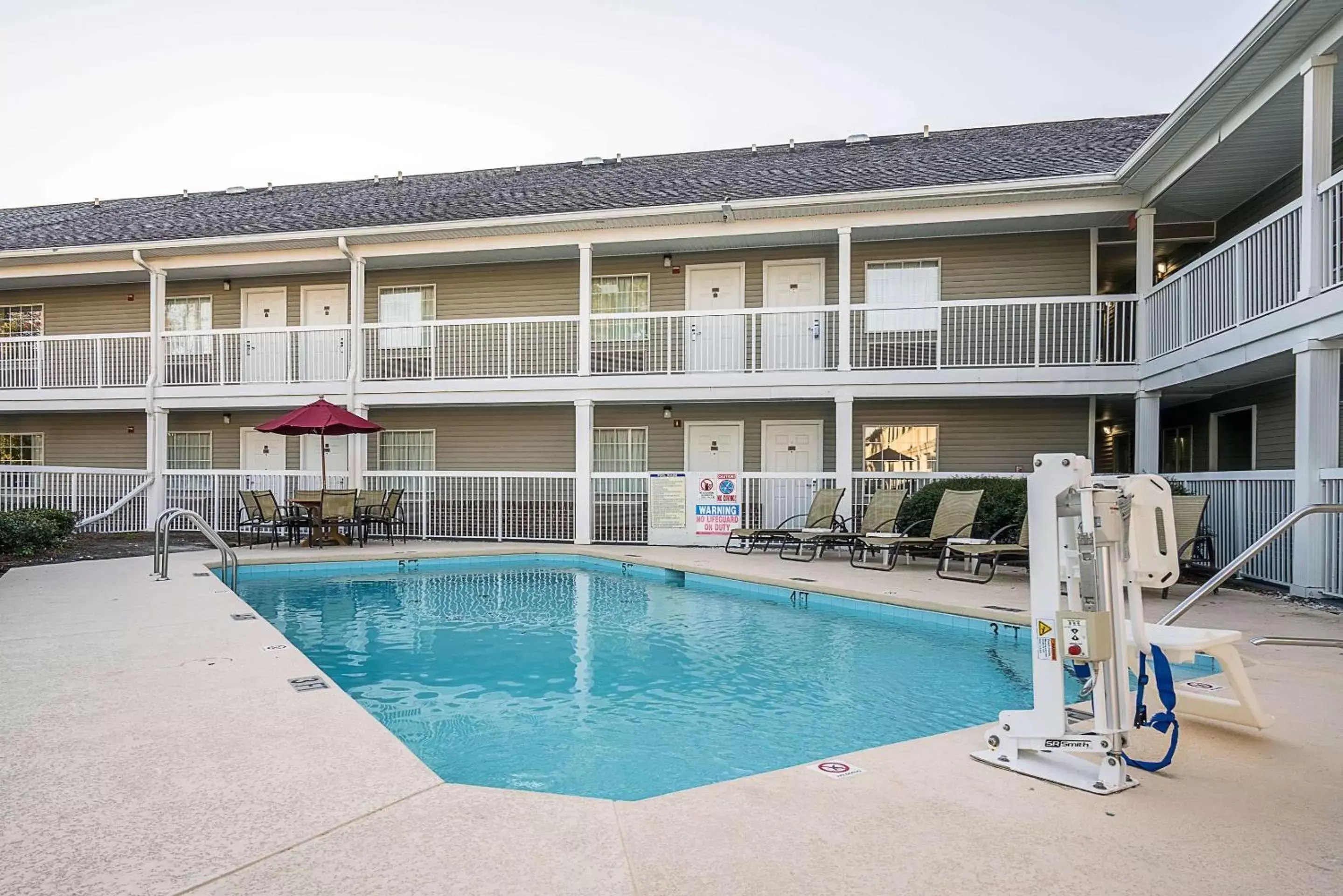 On site, Swimming Pool in Suburban Studios of Wilmington