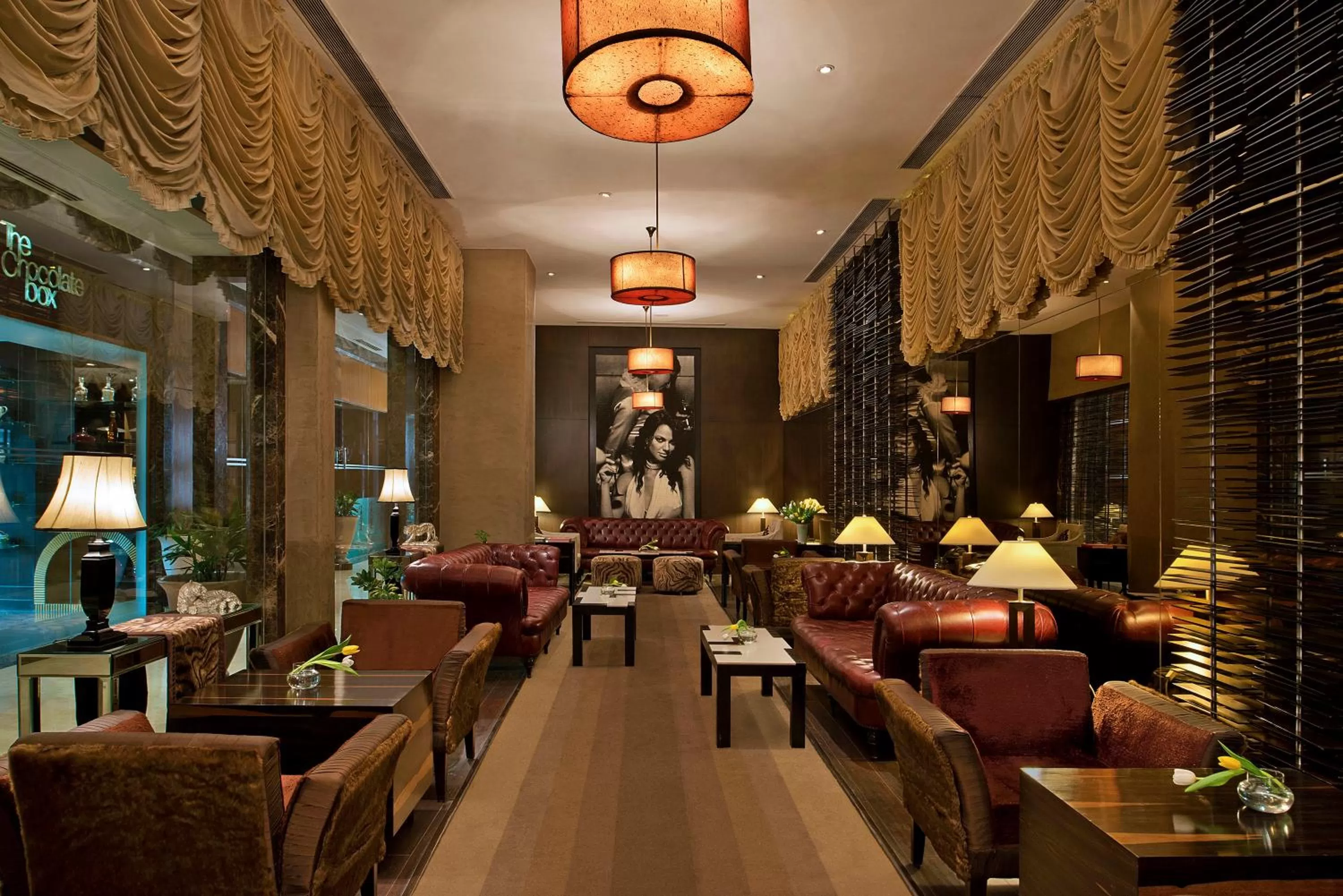 Restaurant/places to eat in Radisson Blu MBD Hotel Noida