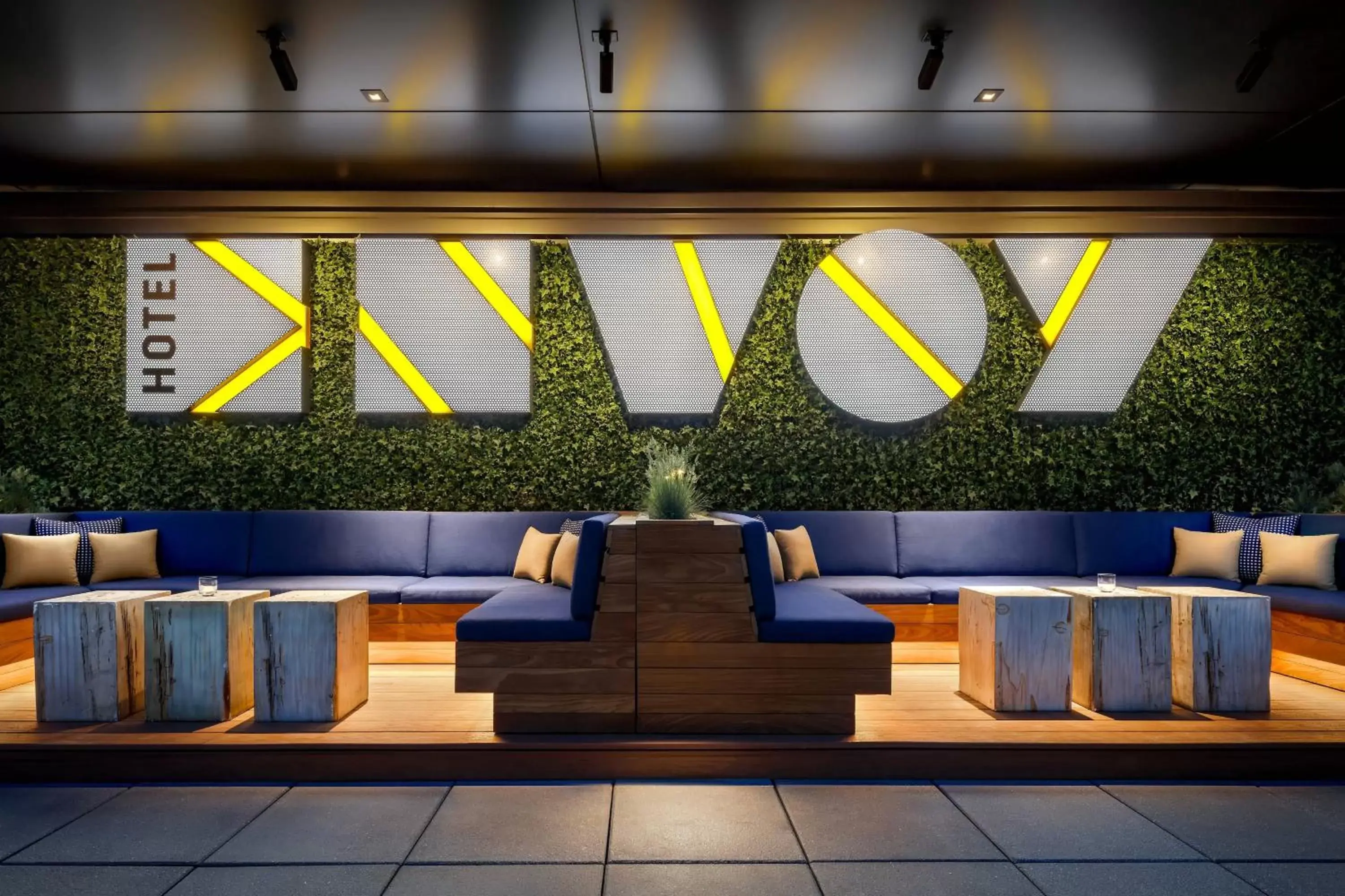 Lounge or bar, Swimming Pool in The Envoy Hotel, Autograph Collection