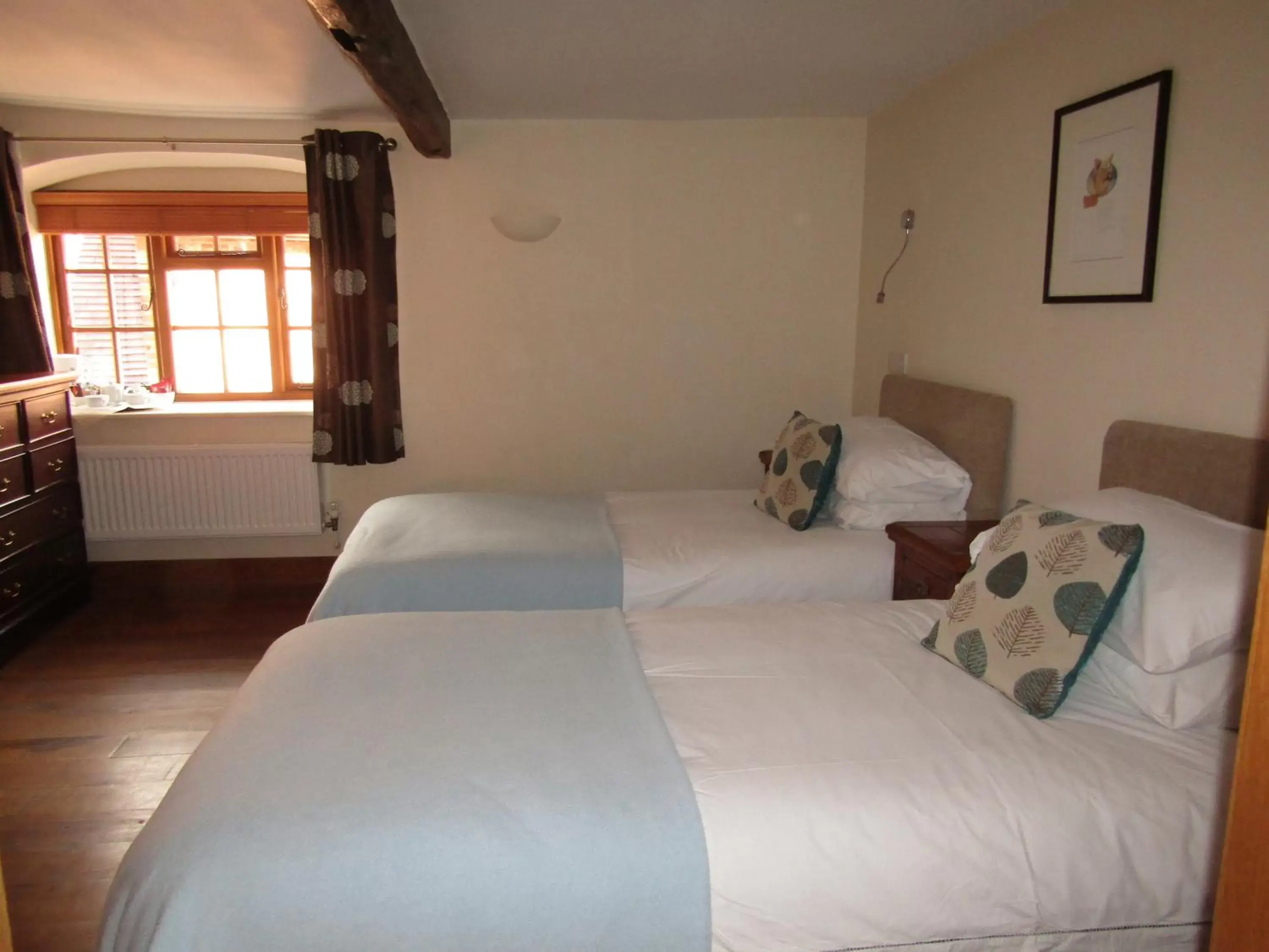 Photo of the whole room, Bed in The Kilcot Inn