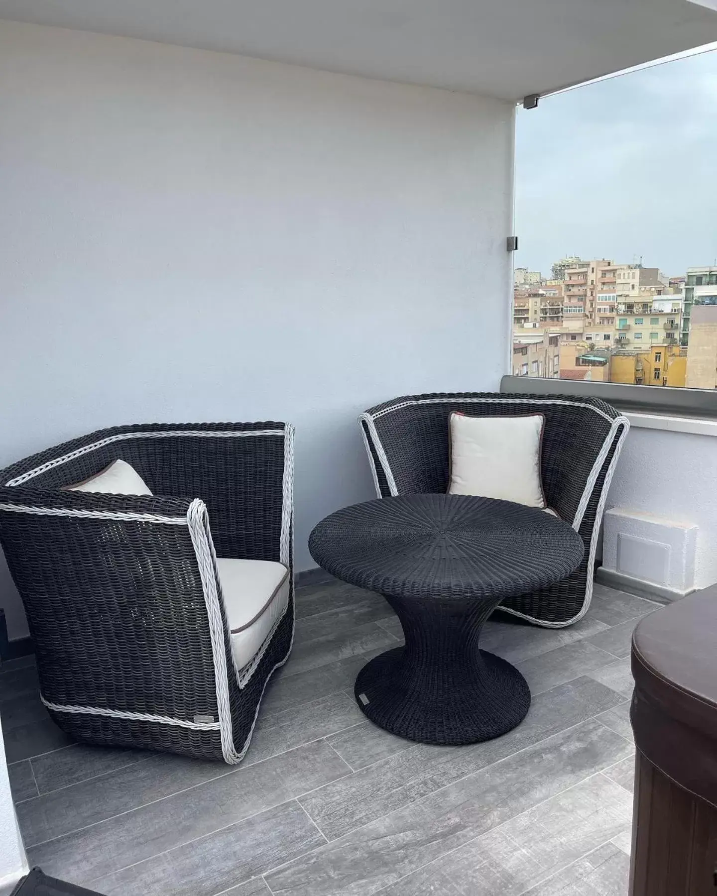 Balcony/Terrace, Seating Area in 18 Dante Luxury Suites