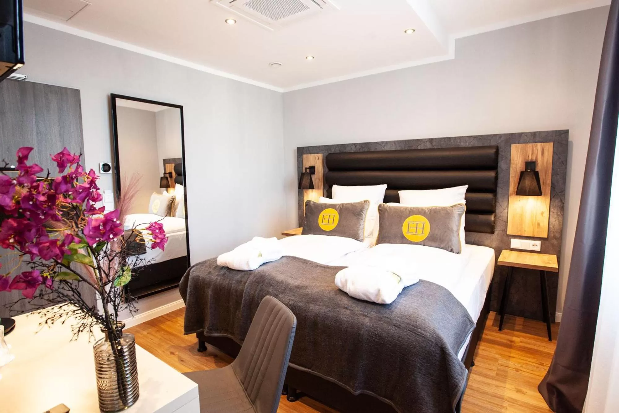 Photo of the whole room, Bed in DORMERO Hotel Bremen