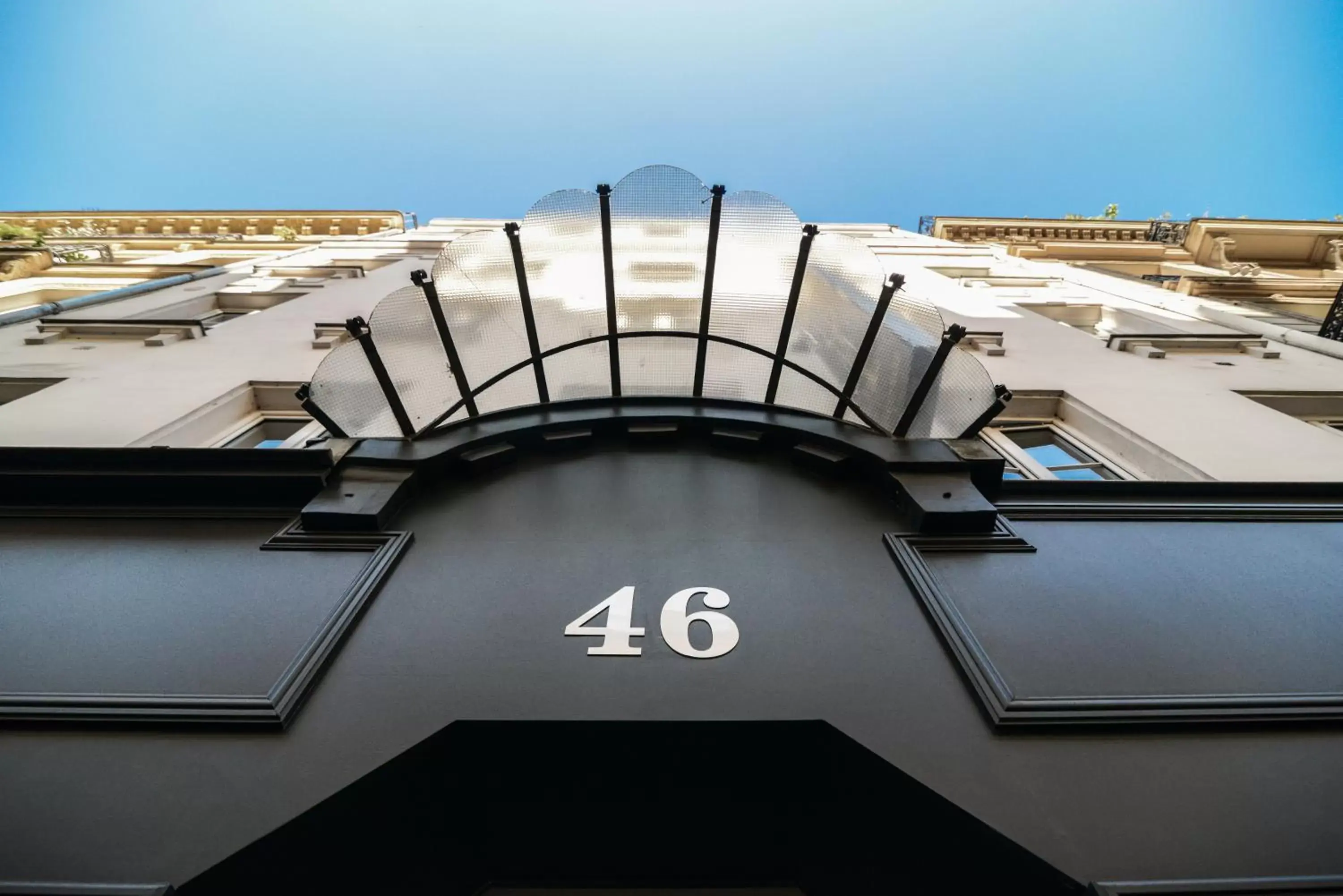 Facade/entrance in Hotel George - Astotel