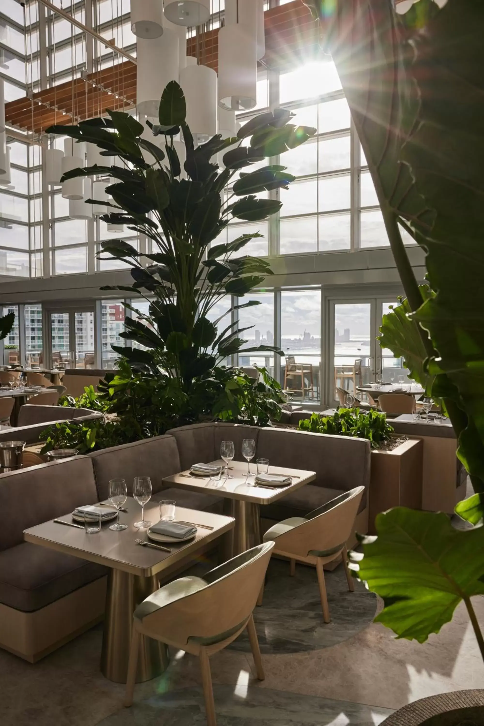 Restaurant/places to eat in Hotel AKA Brickell Restaurant/places to eat in Hotel AKA Brickell