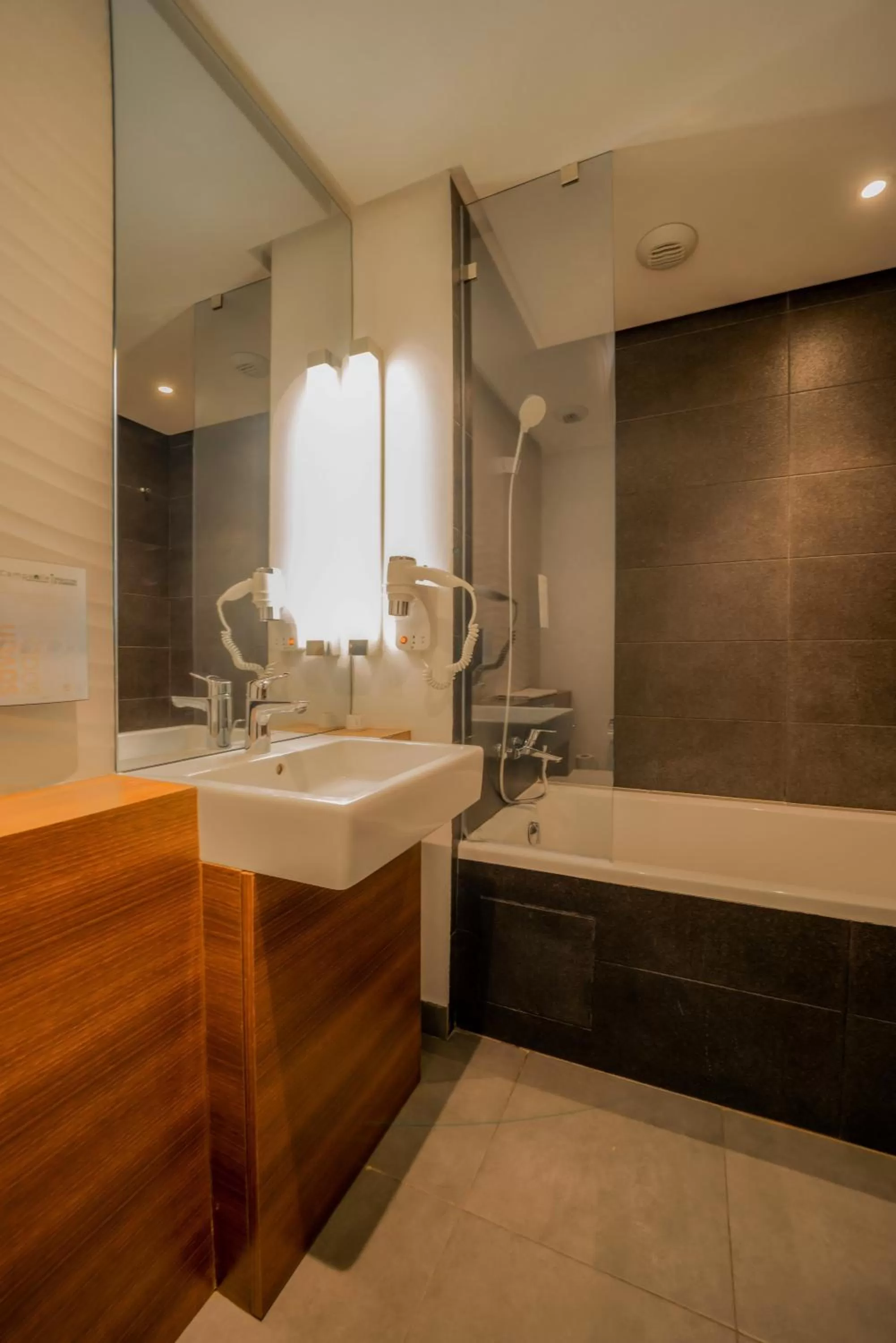 Toilet in Campanile Casablanca Centre Ville