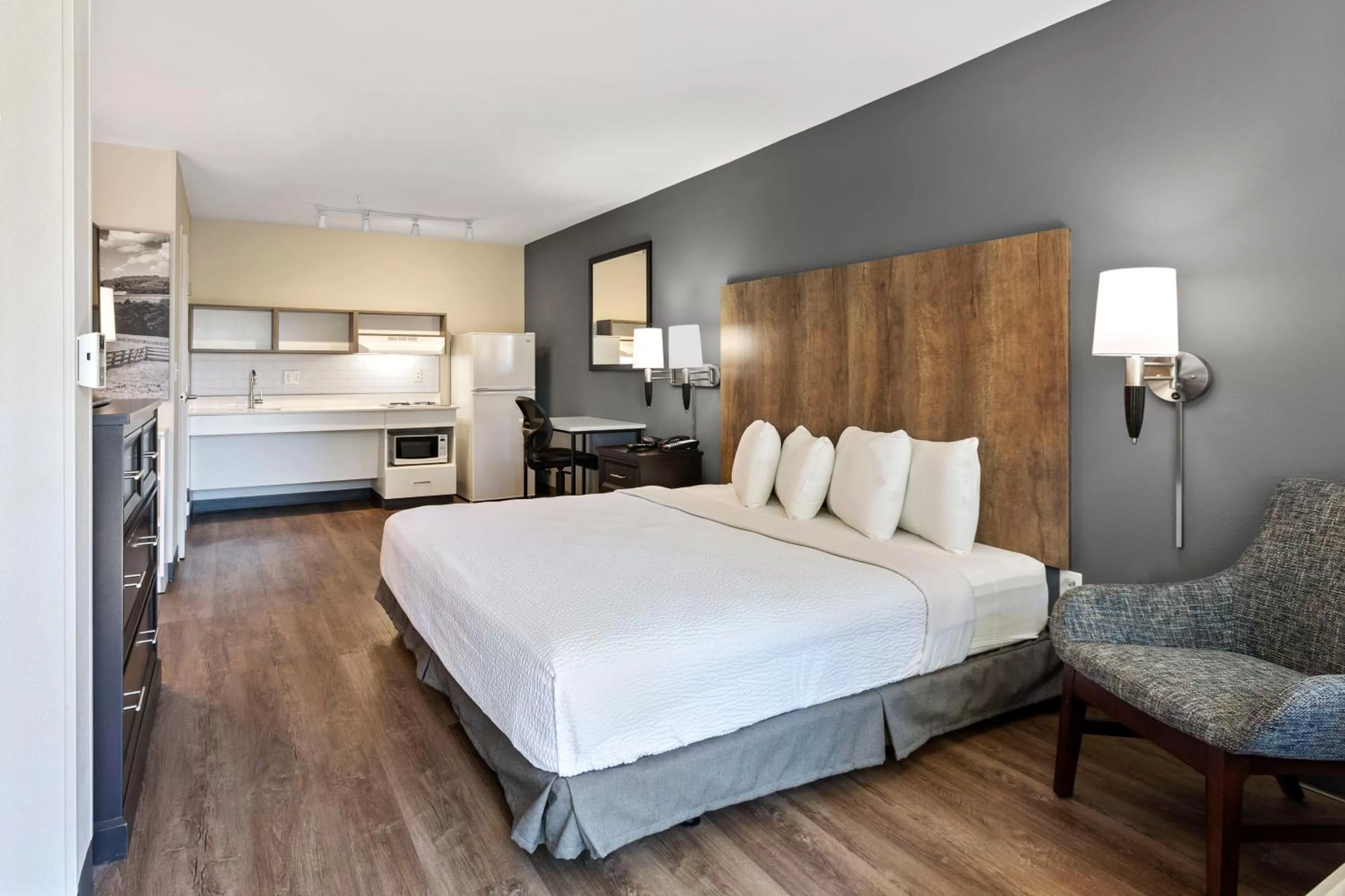 Bed in Extended Stay America Suites - San Jose - Milpitas - McCarthy Ranch