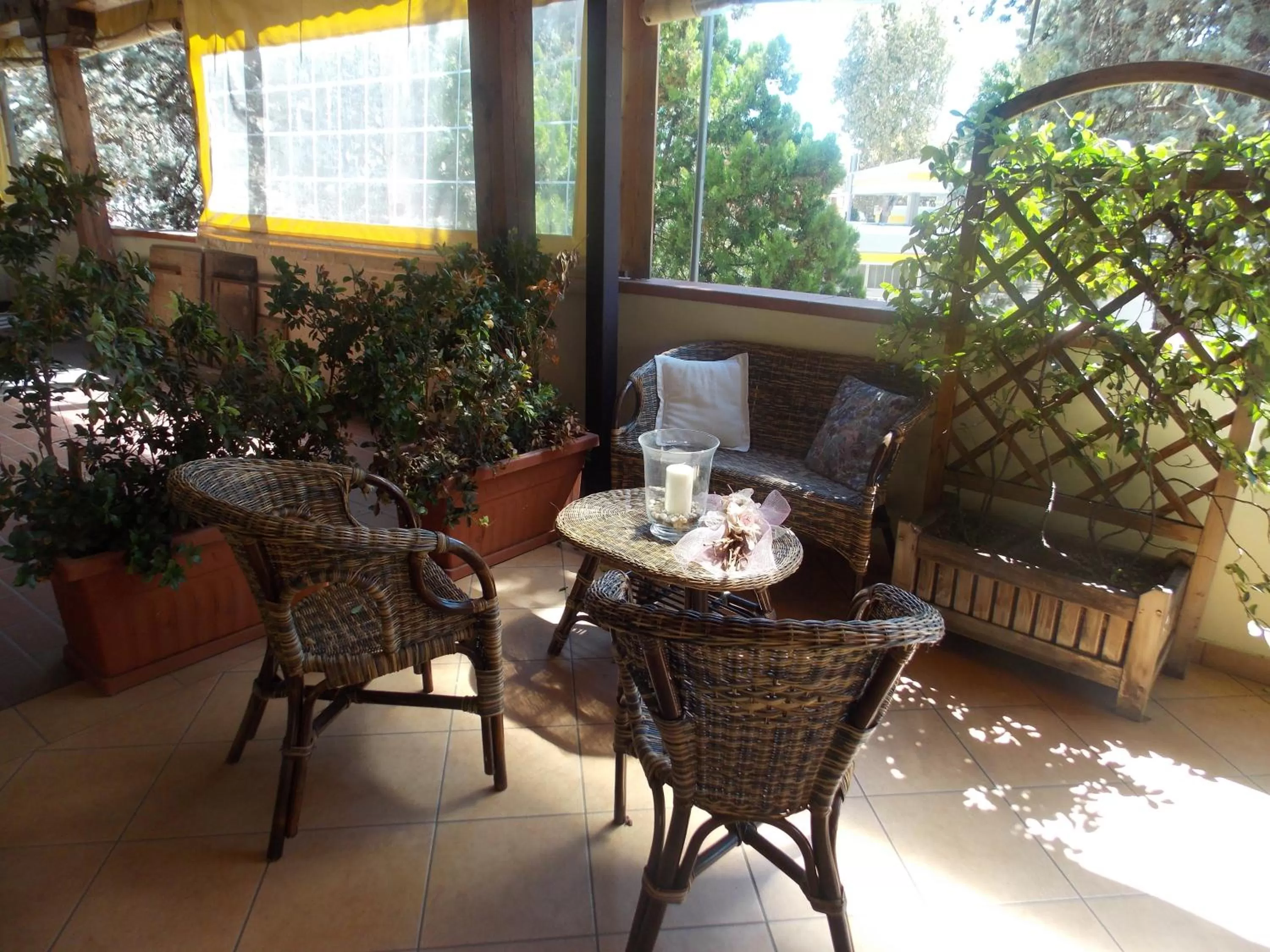 Patio in Hotel Ristorante La Bettola