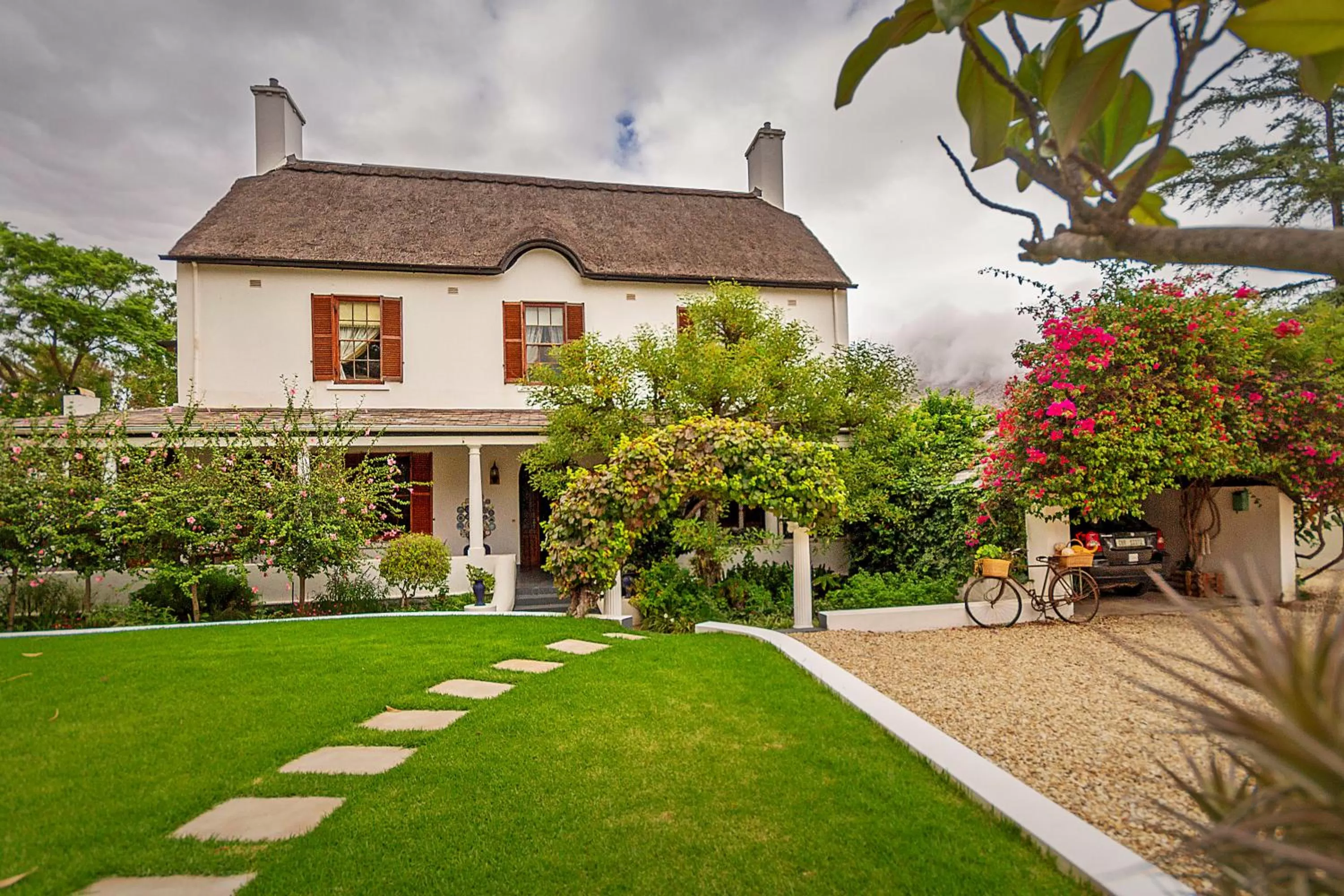 Facade/entrance, Property Building in Airlies Historical Guest House