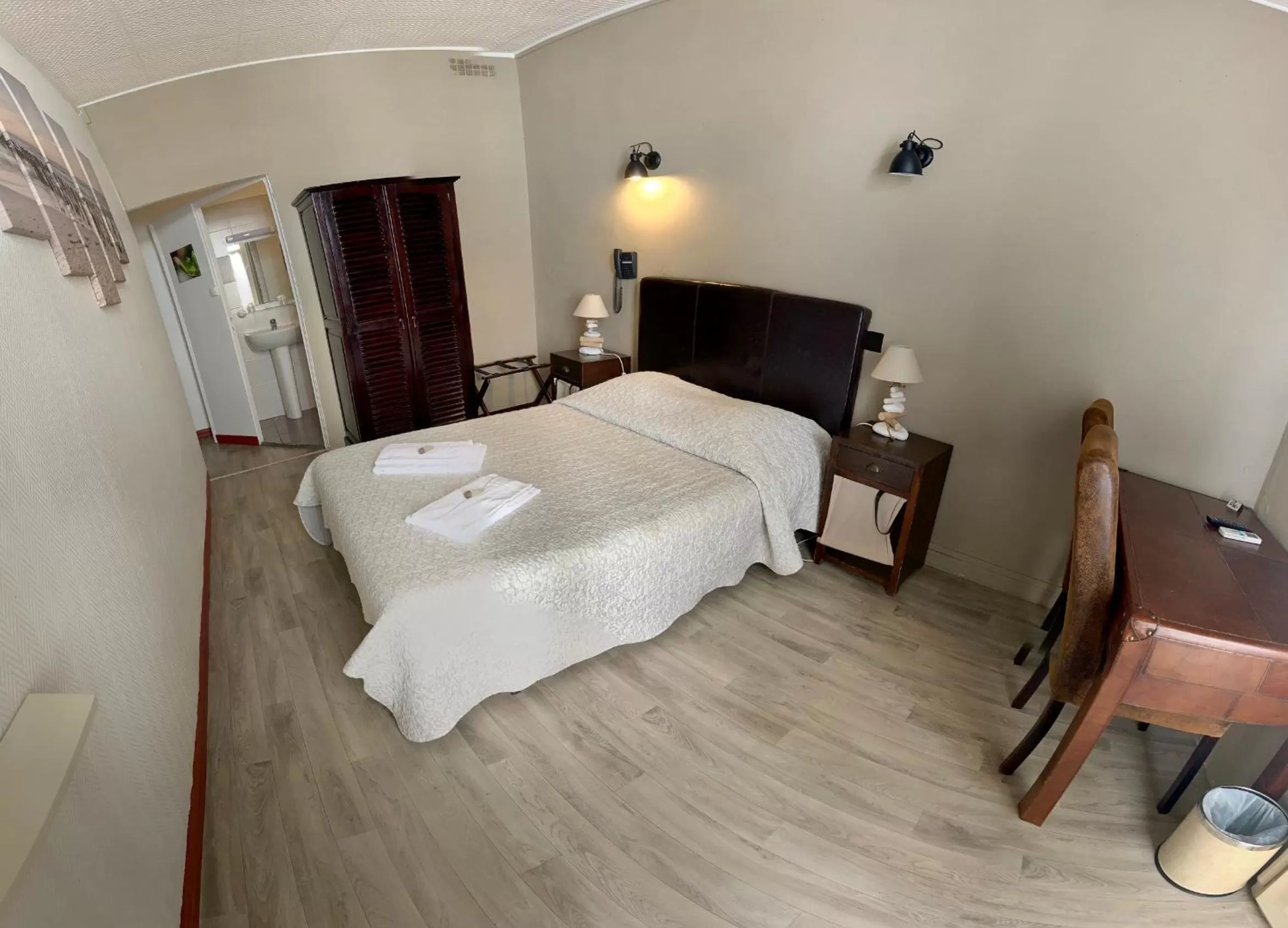 Double Room in Le National