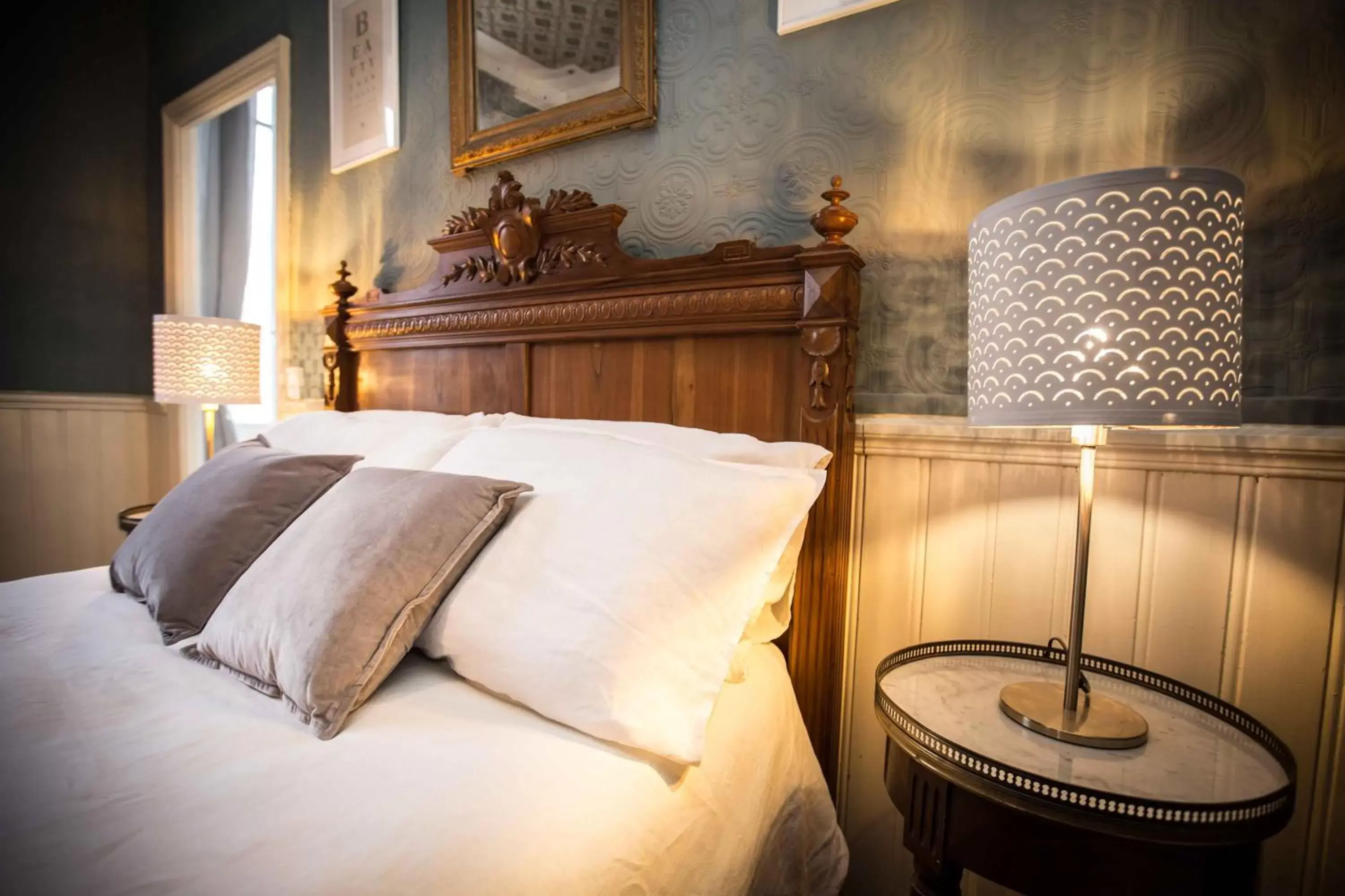 Decorative detail, Bed in Carcassonne Townhouse