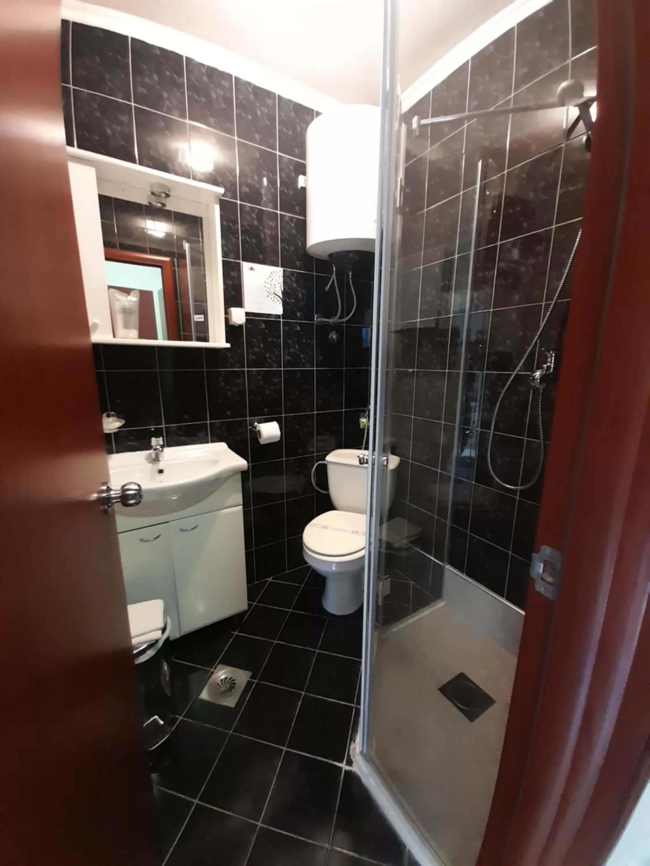 Text overlay in " Villa Kruna Lux "