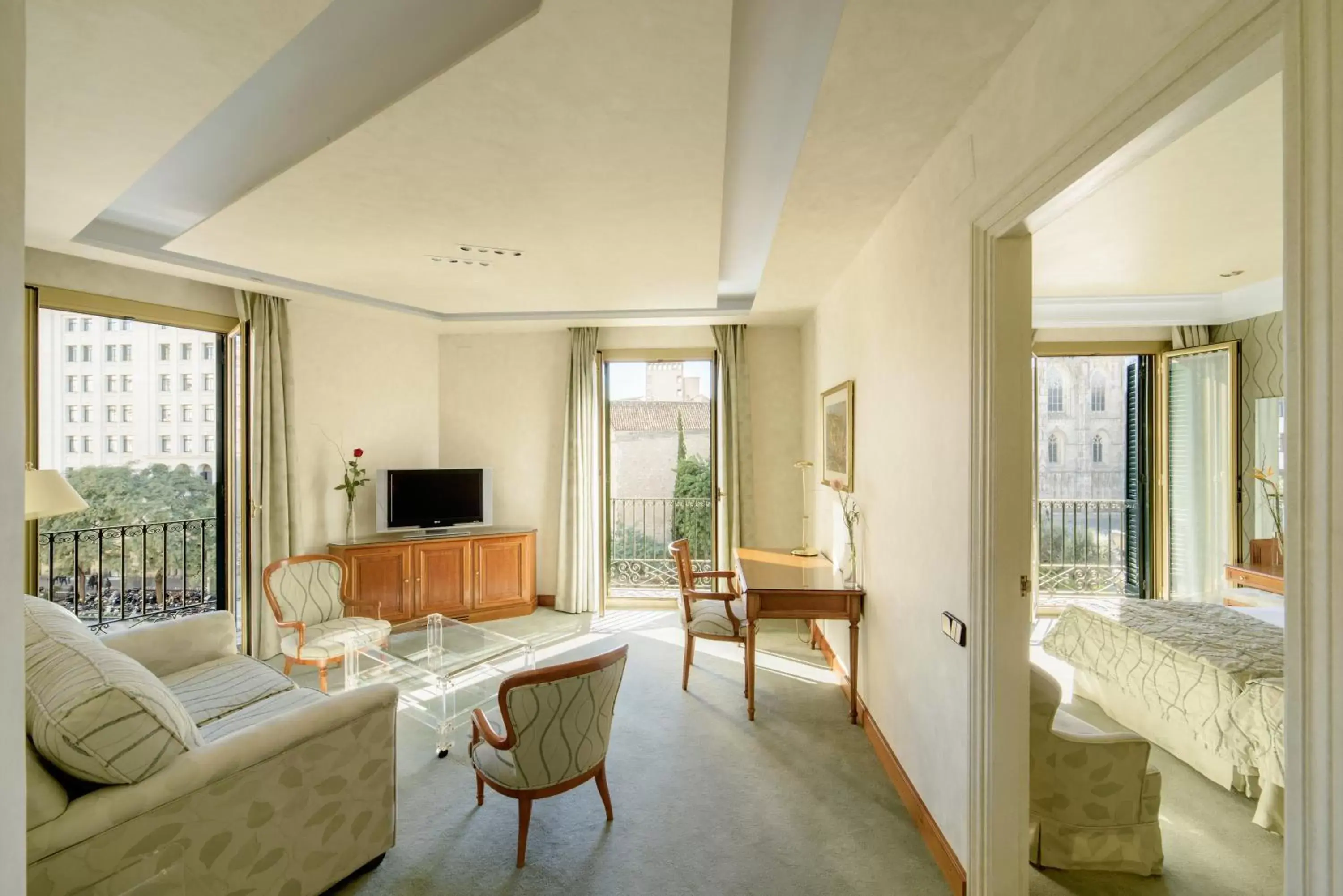 Junior Suite with Cathedral View in Colón Hotel Barcelona