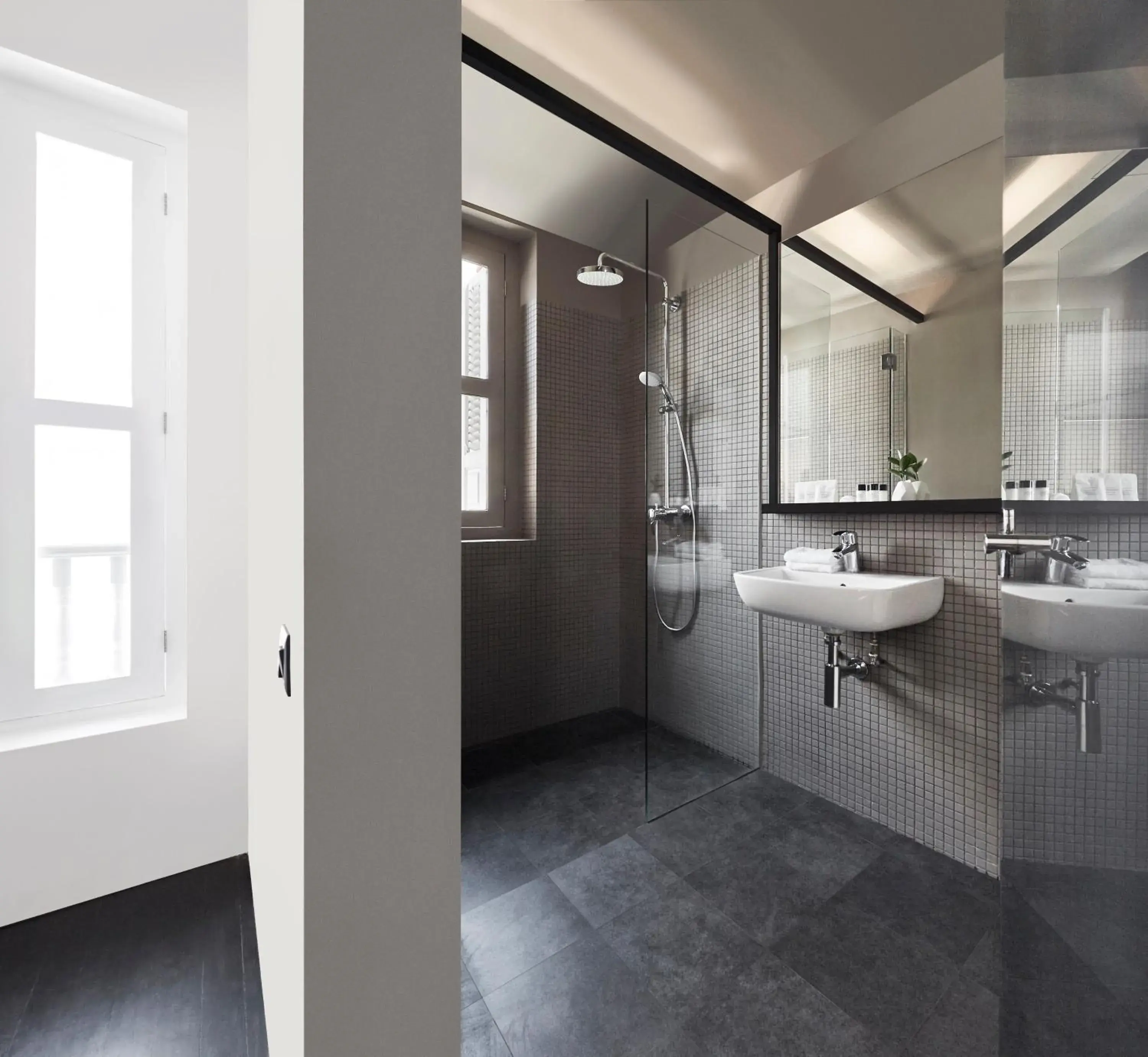 Shower in Hotel Mono Shower in Hotel Mono