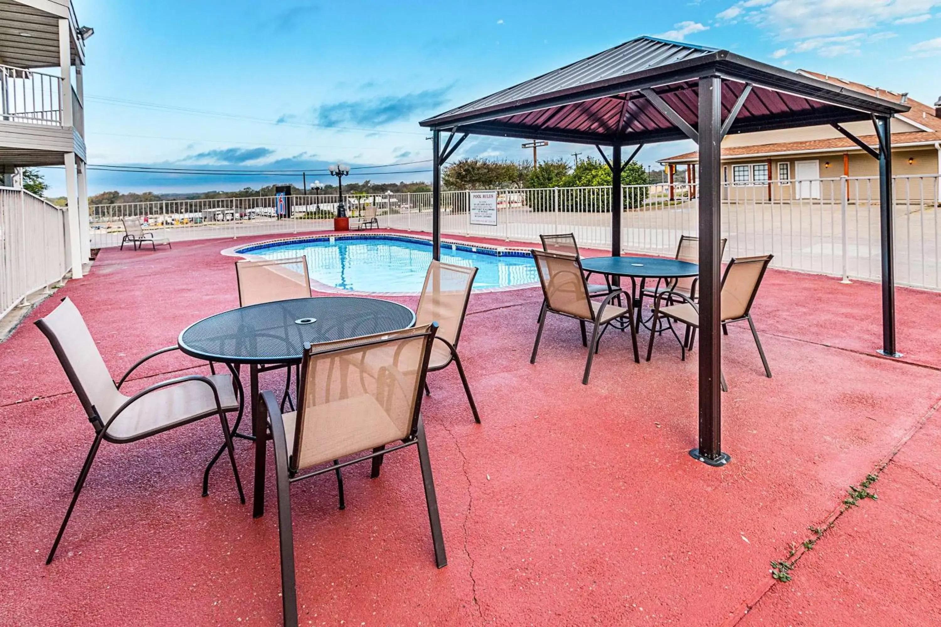 Seating area in Motel 6-Waxahachie, TX