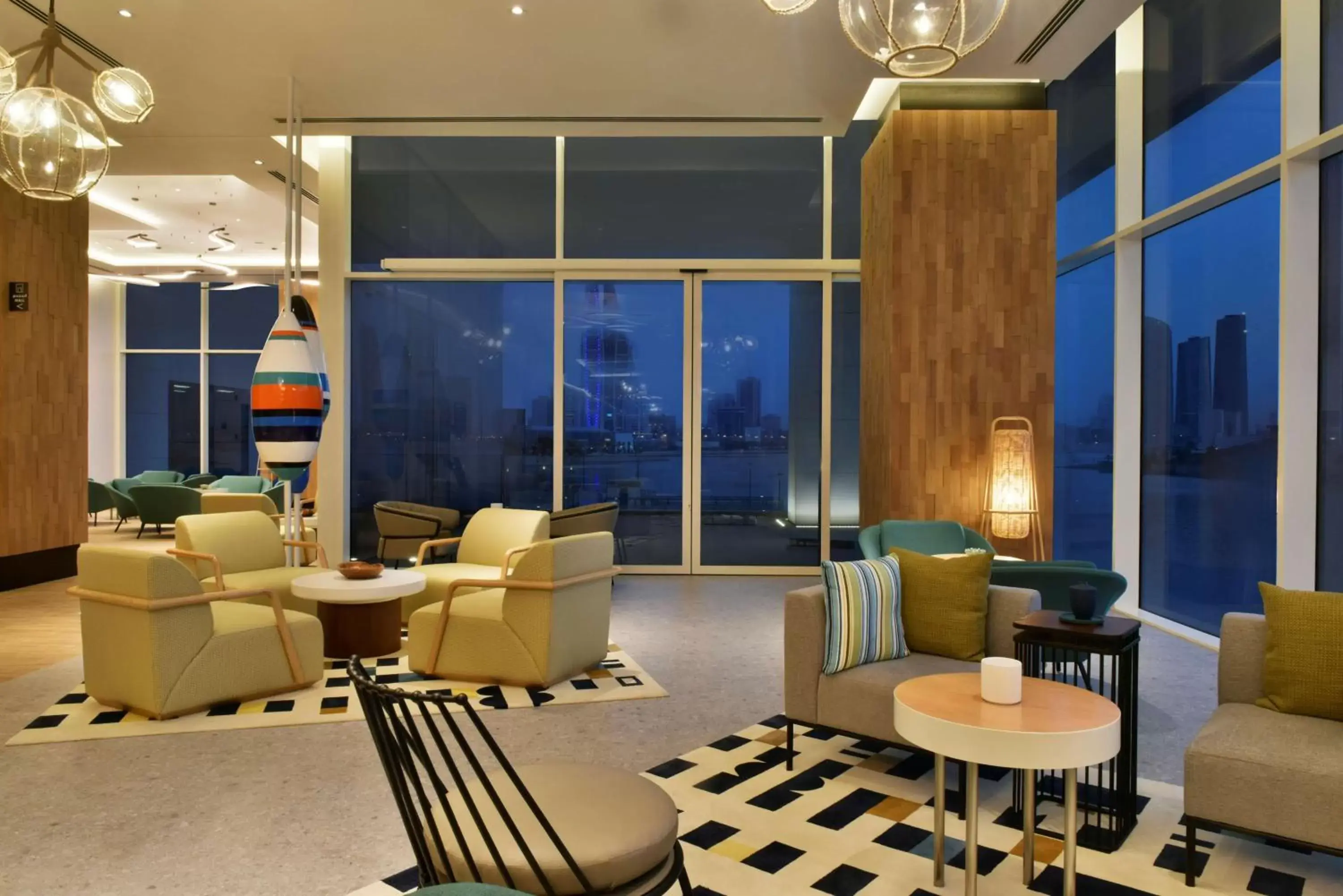 Lobby or reception, Lounge/Bar in Hilton Garden Inn Bahrain Bay