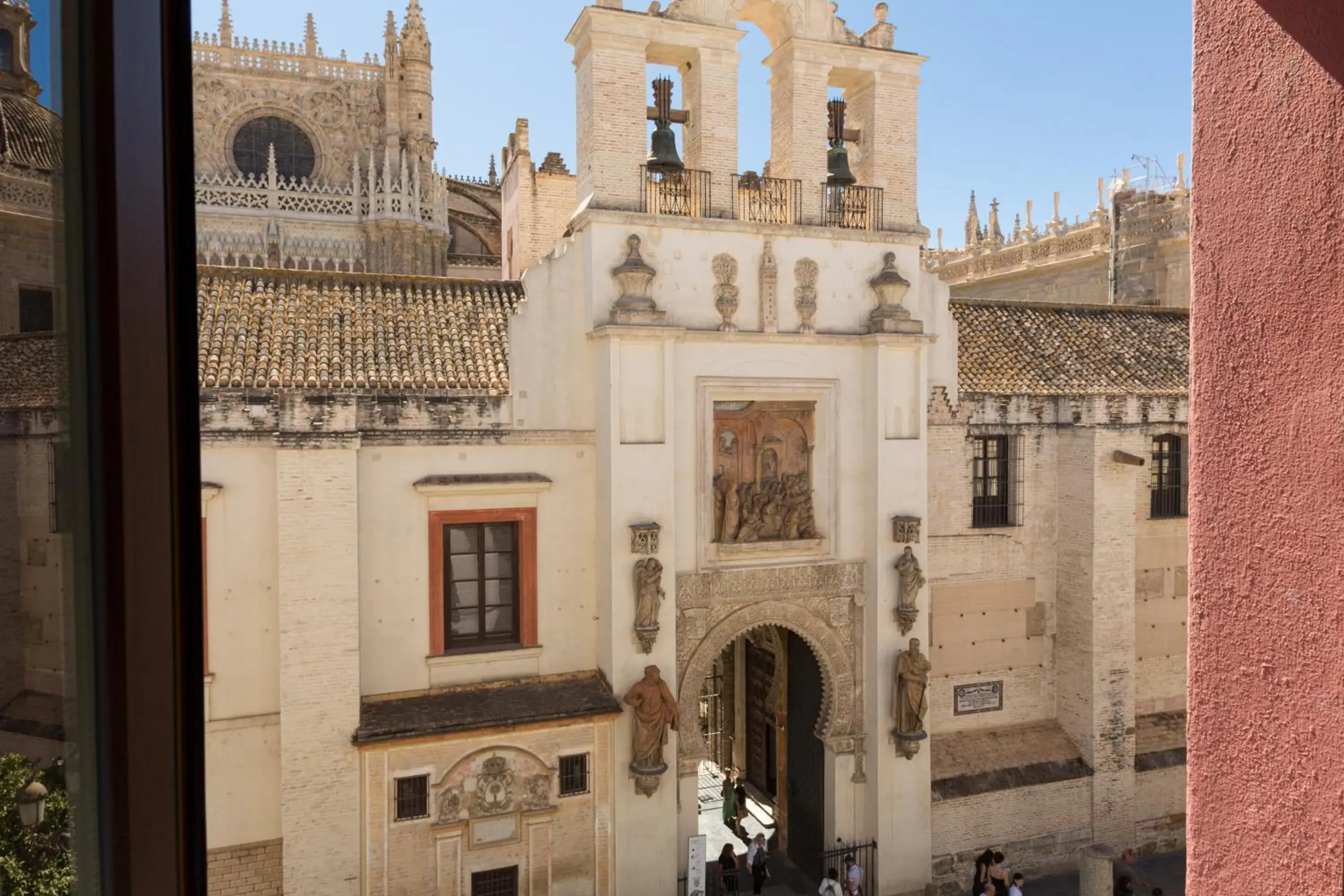 Day, Nearby Landmark in Puerta Catedral Apartments