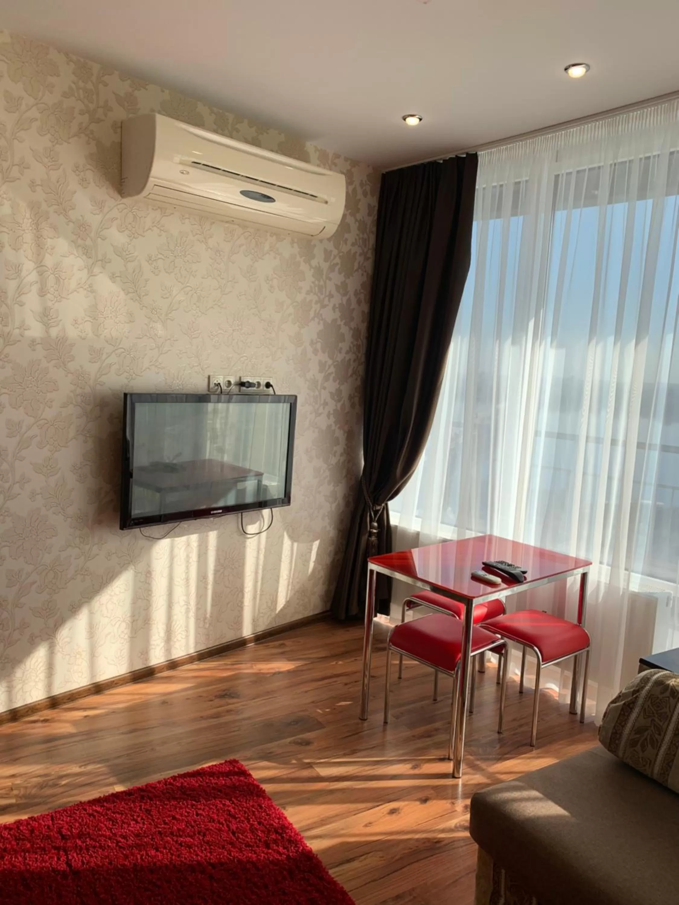 Living room, TV/Entertainment Center in Most City Riverview