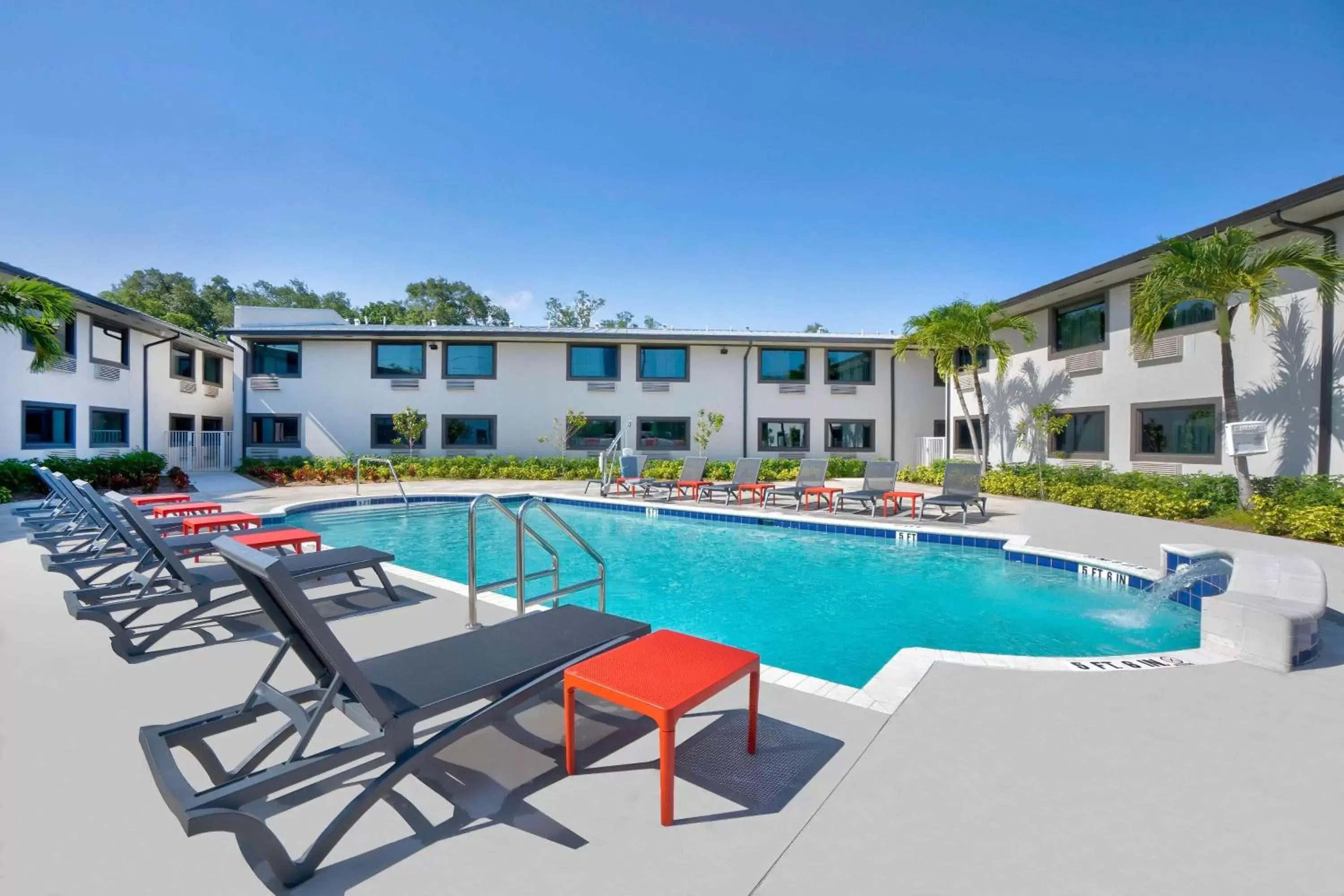 Pool view, Swimming Pool in Motel 6-Fort Lauderdale, FL