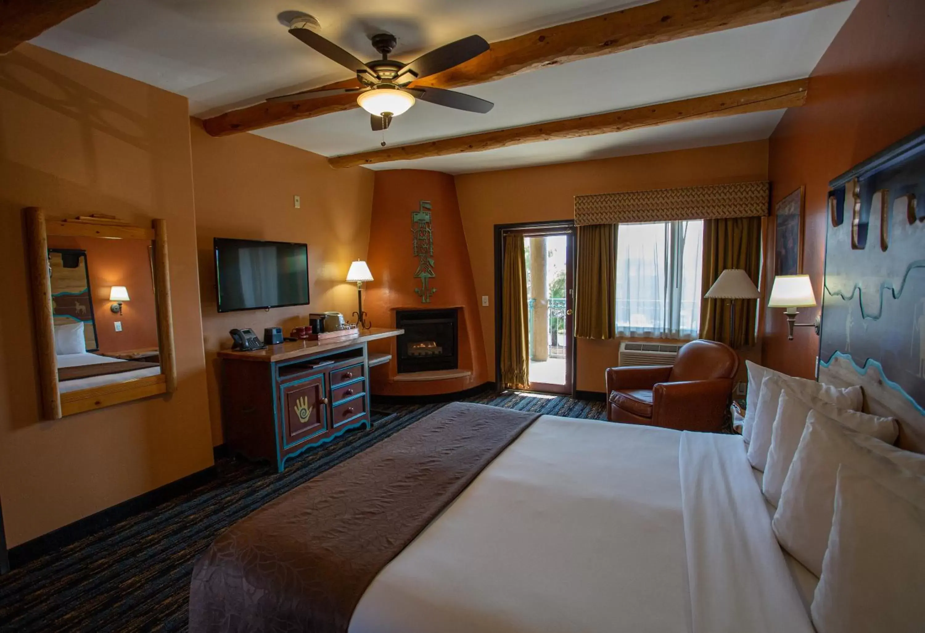 Photo of the whole room in Southwest Inn at Sedona