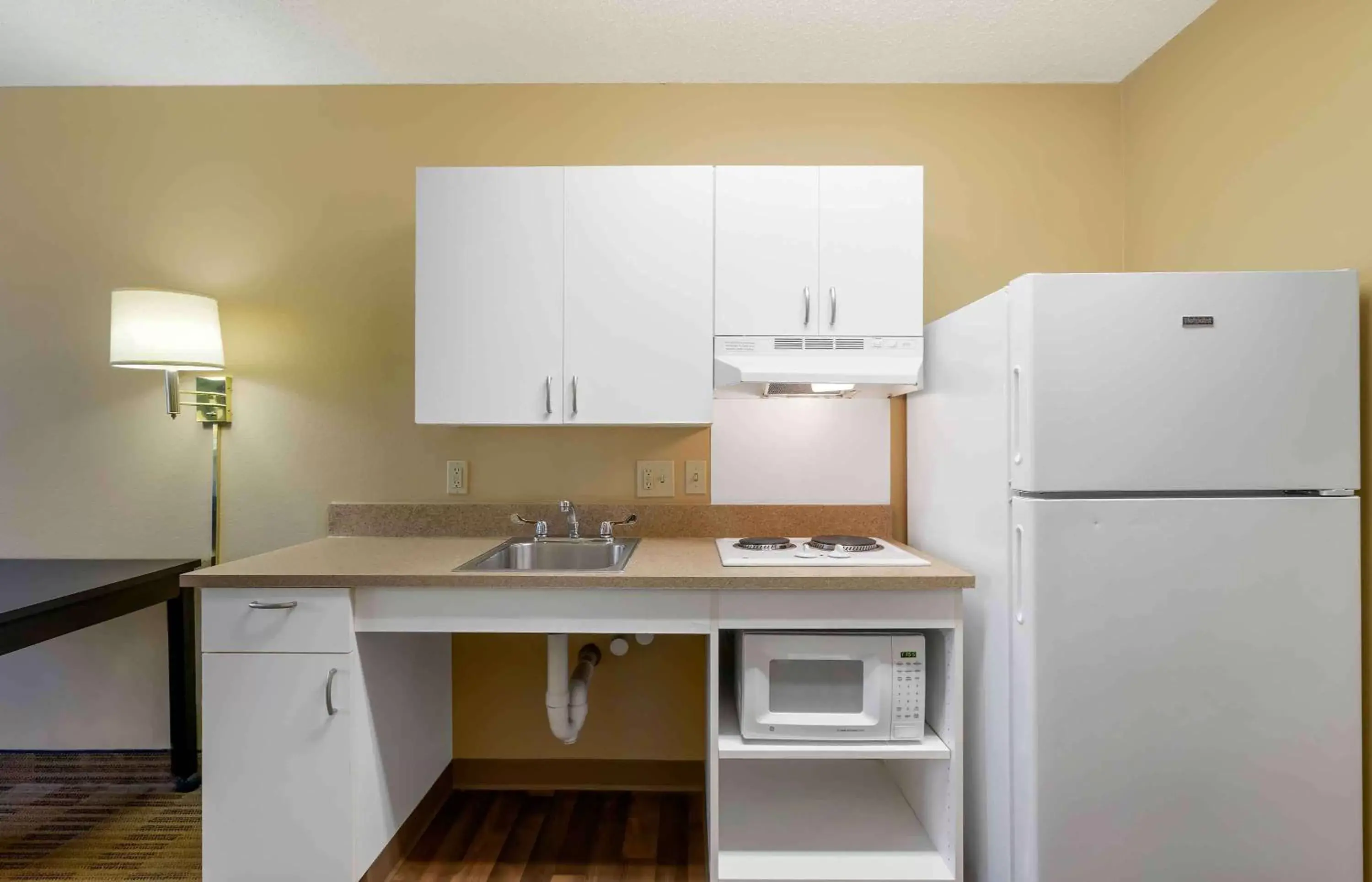 Bedroom, Kitchen/Kitchenette in Extended Stay America Suites - Tampa - Airport - Spruce Street