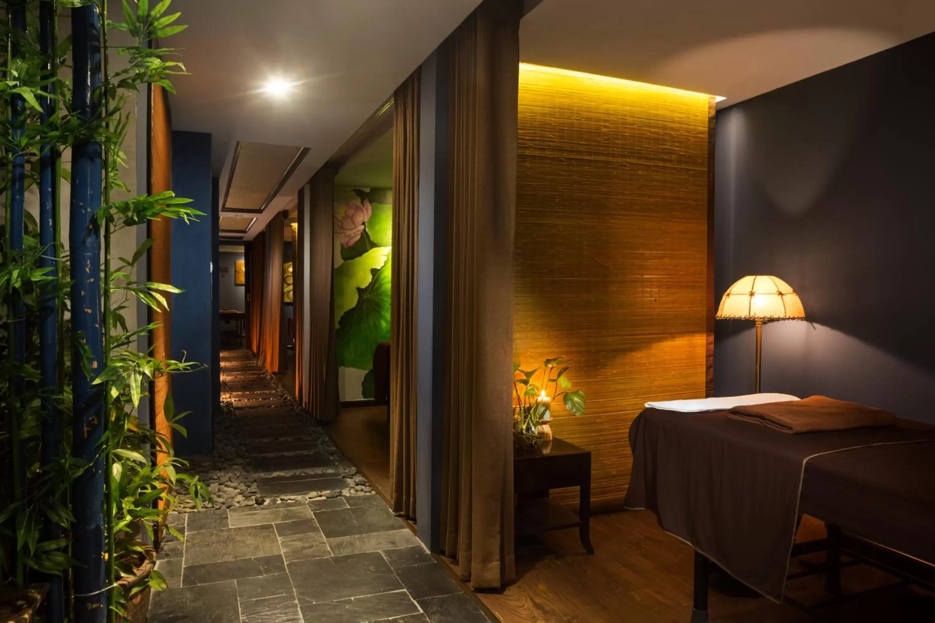 Massage in O'Gallery Premier Hotel & Spa