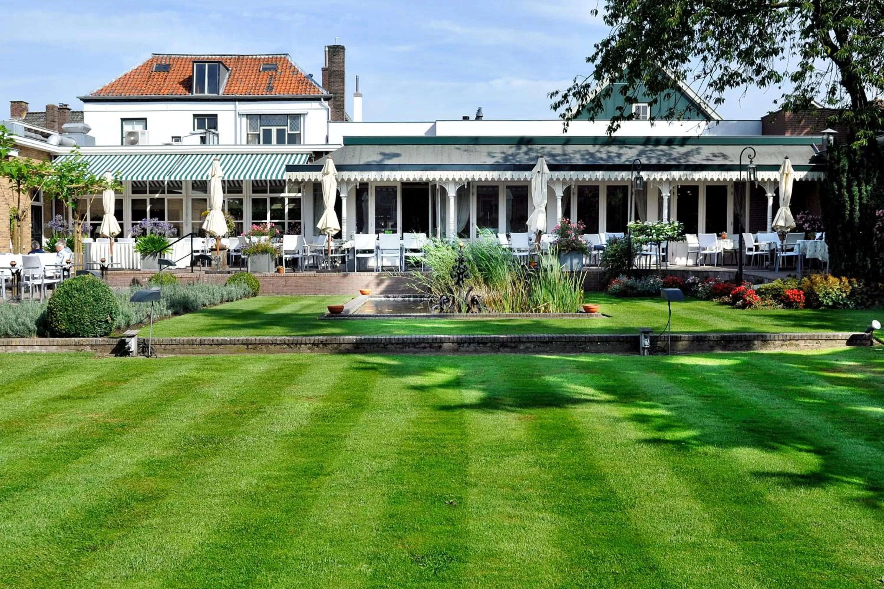 Facade/entrance in Hotel Bakker