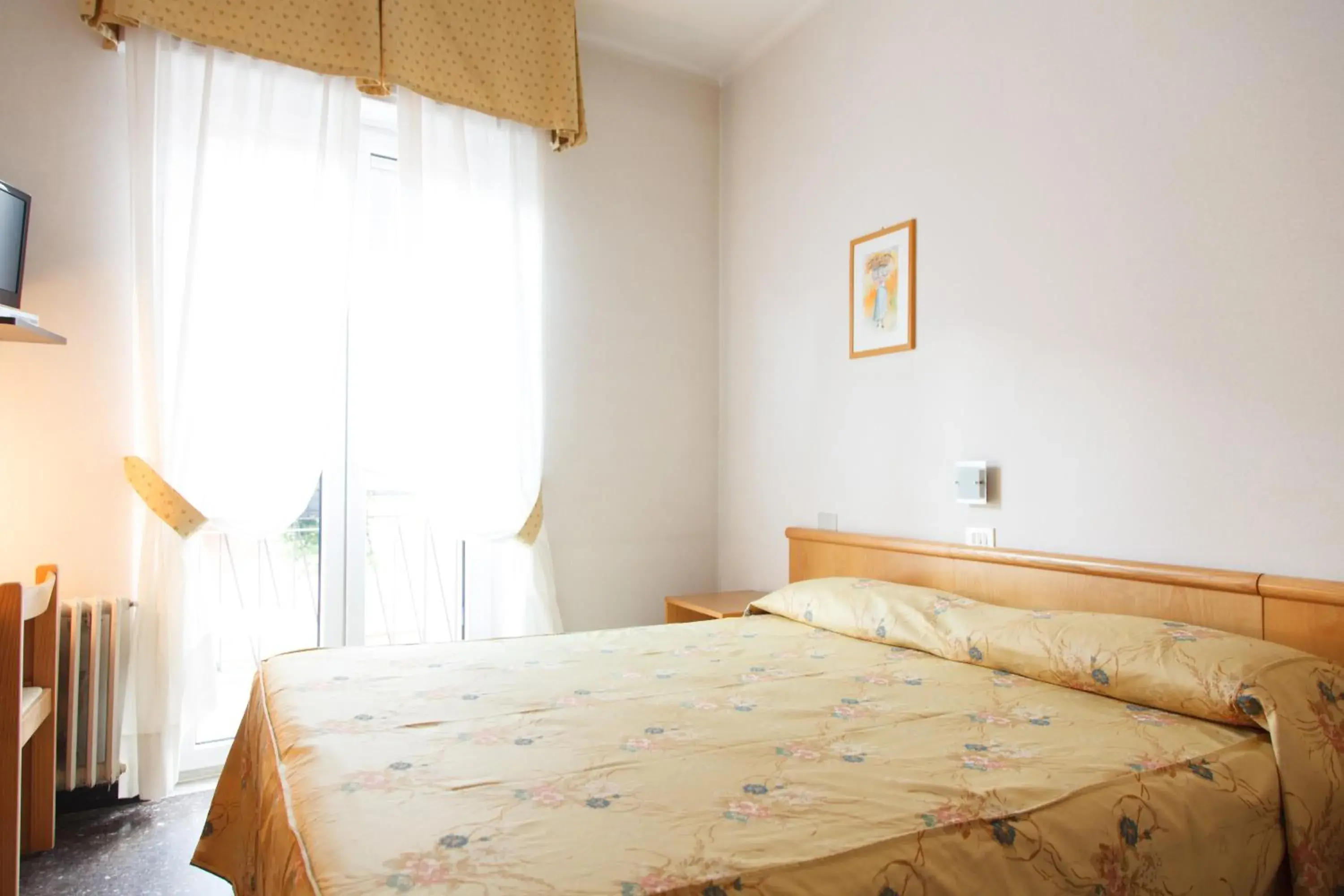 Photo of the whole room, Bed in Allegroitalia Alassio Rosa