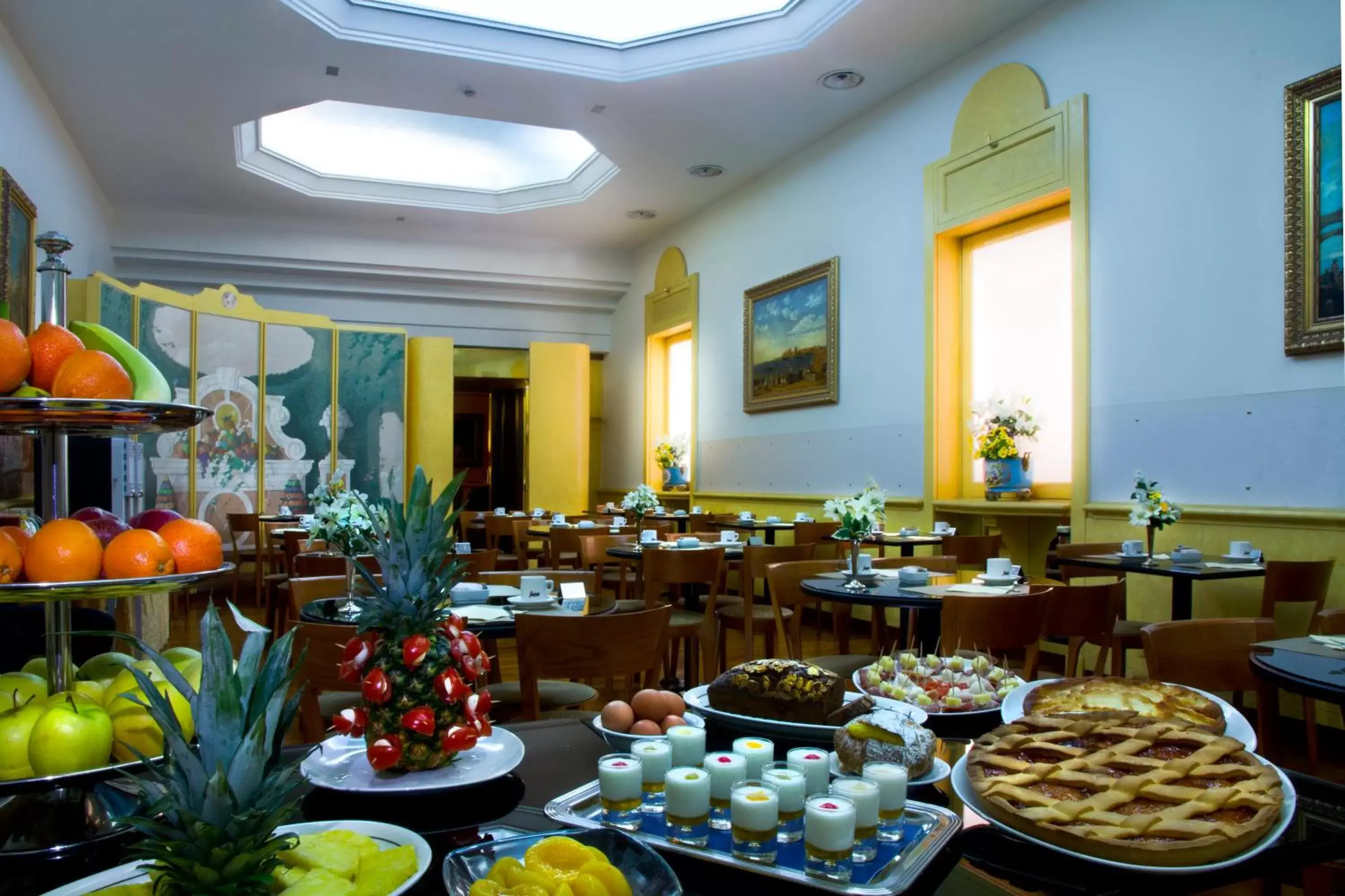 Continental breakfast, Restaurant/Places to Eat in Hotel Mondial
