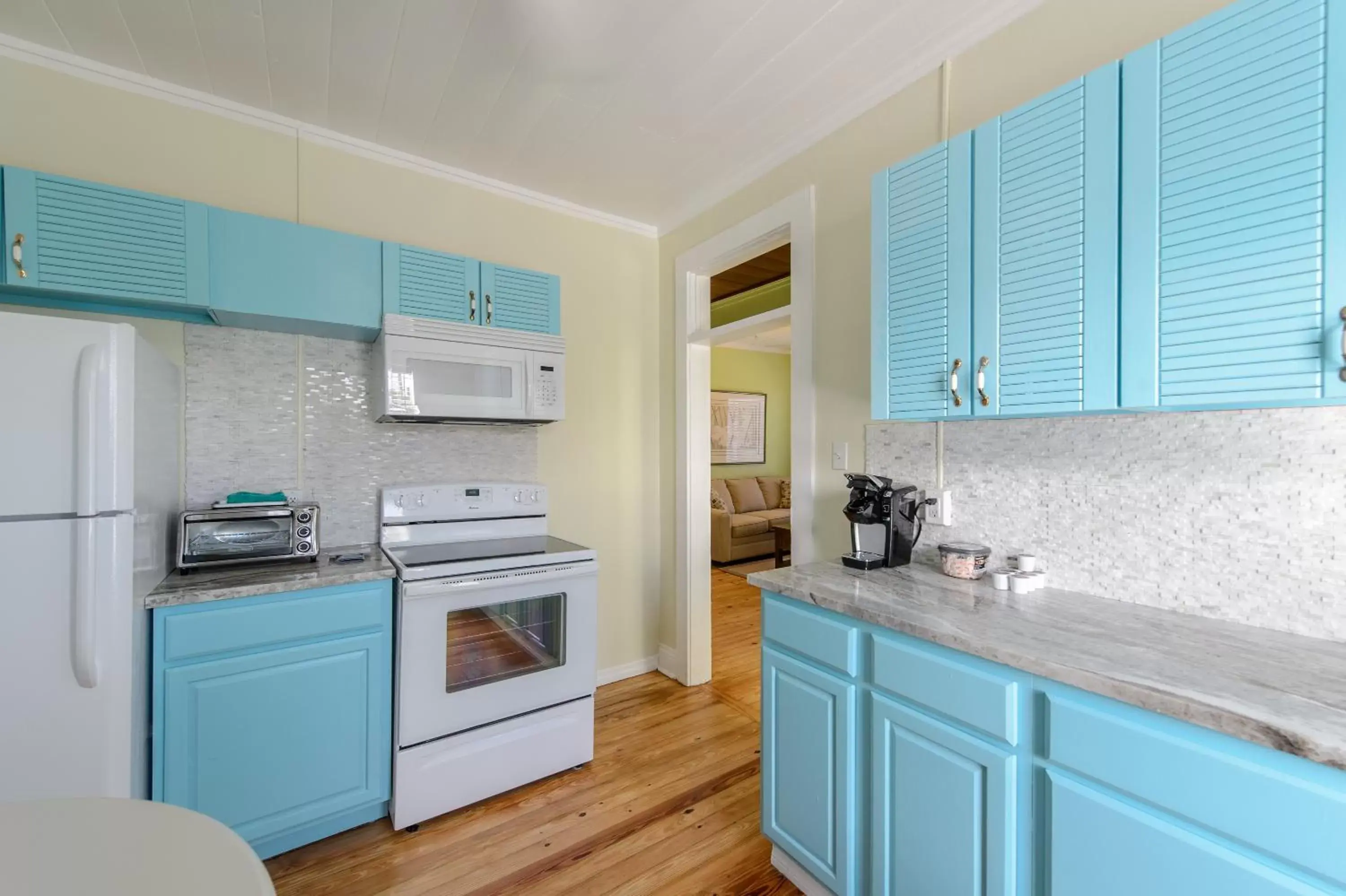 Kitchen or kitchenette, Kitchen/Kitchenette in Old Colorado Inn