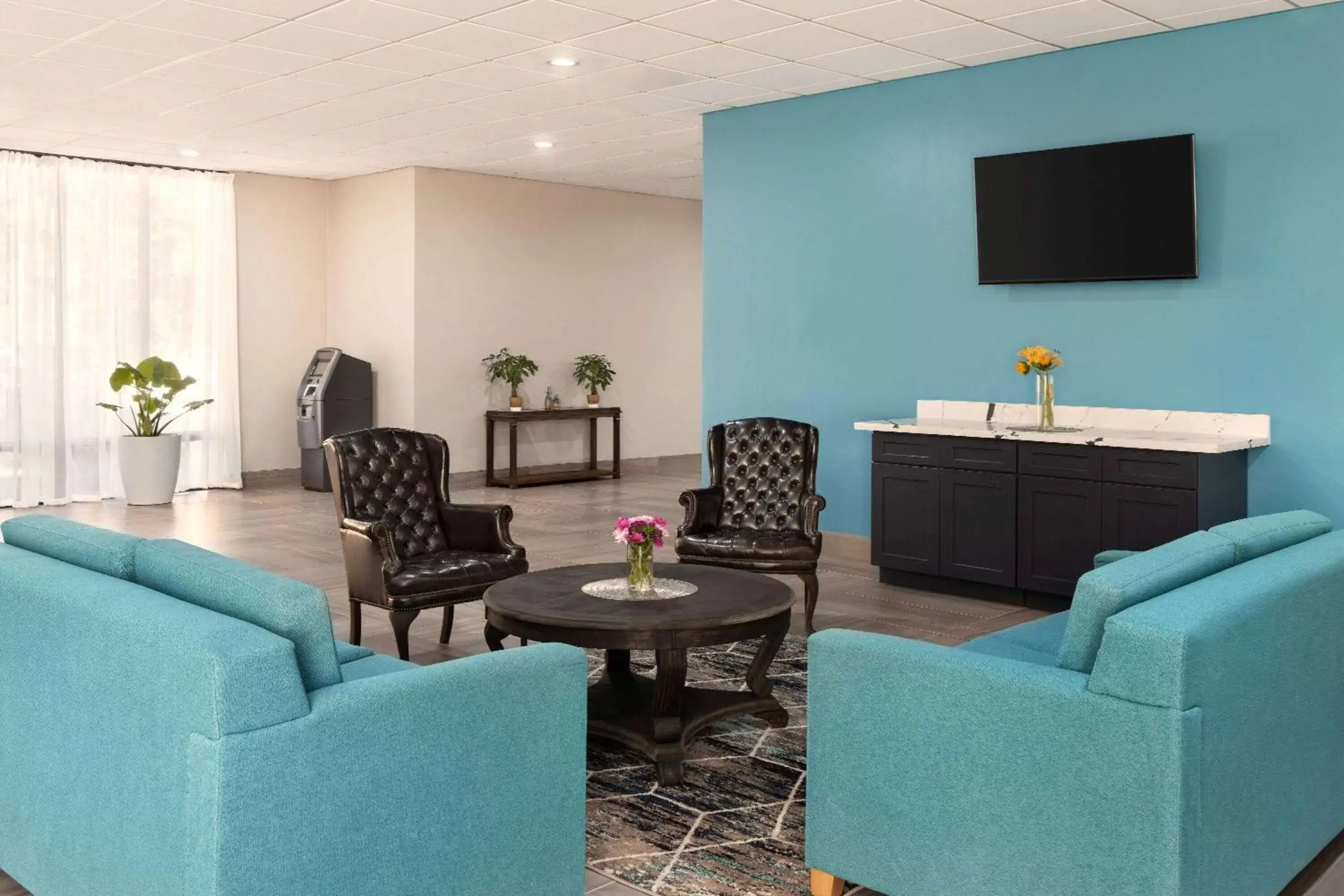 Lobby or reception, Seating Area in Days Inn by Wyndham McComb MS