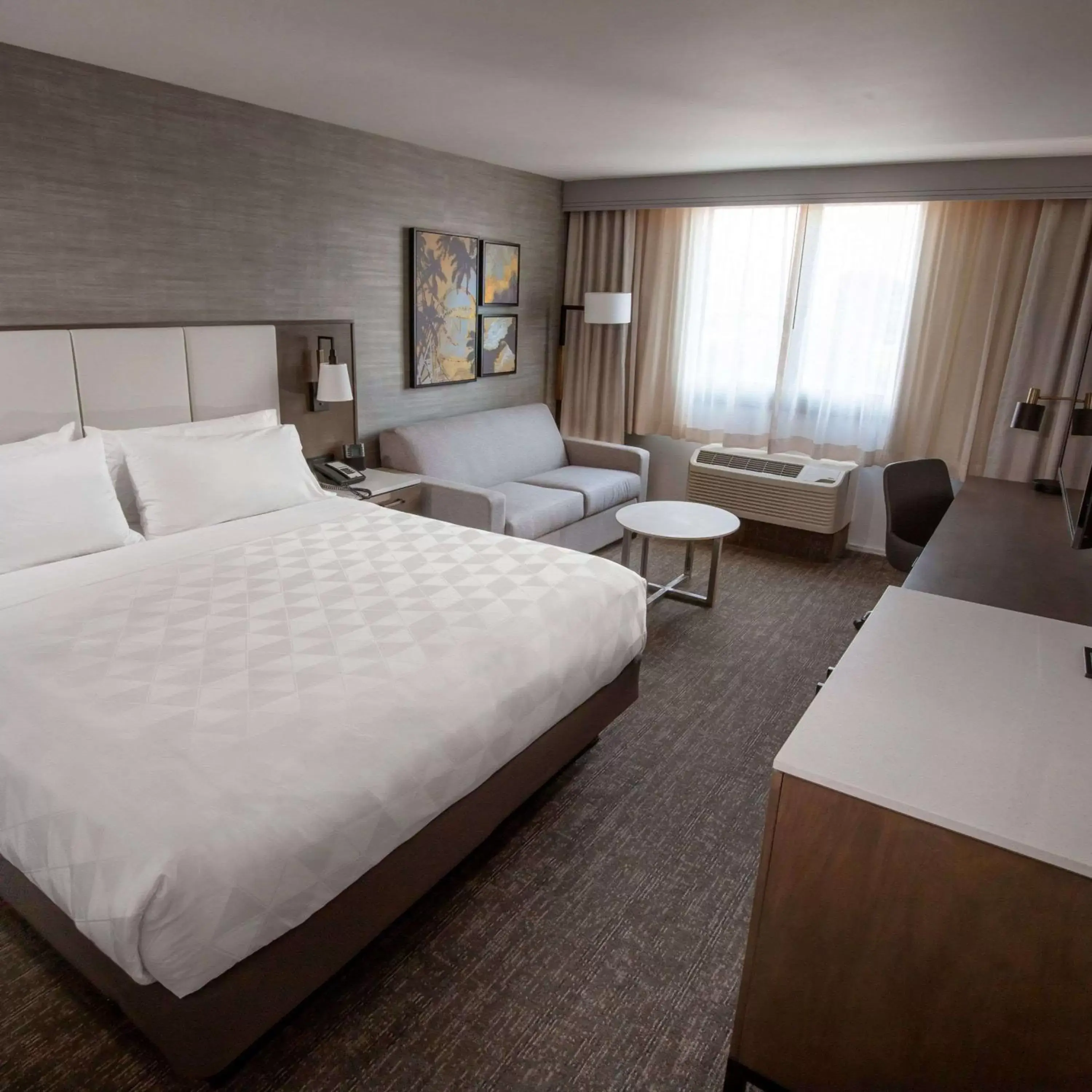 Bedroom, Bed in Doubletree by Hilton Buena Park