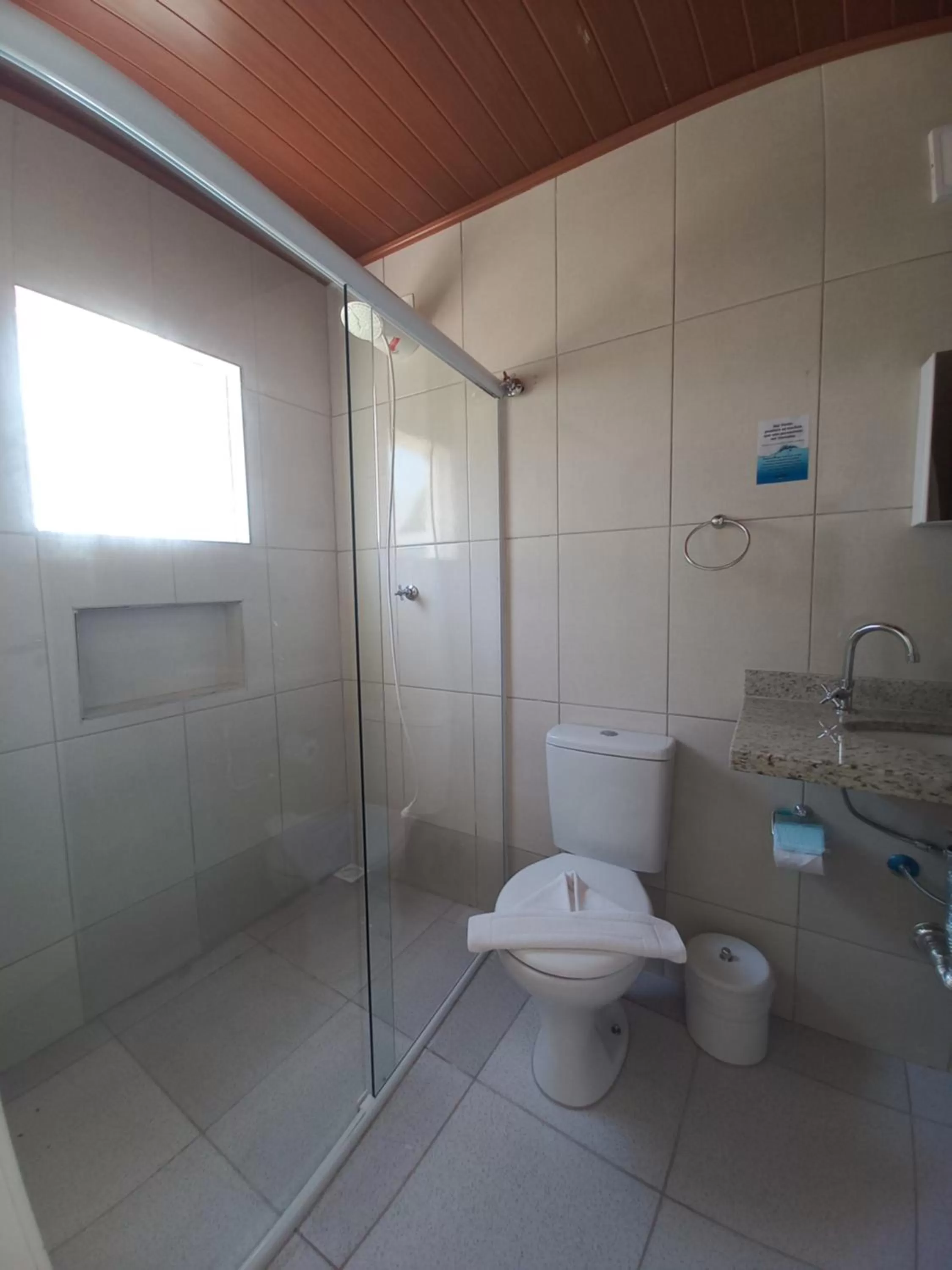 Bathroom in Hotel e Pousada Pouso54