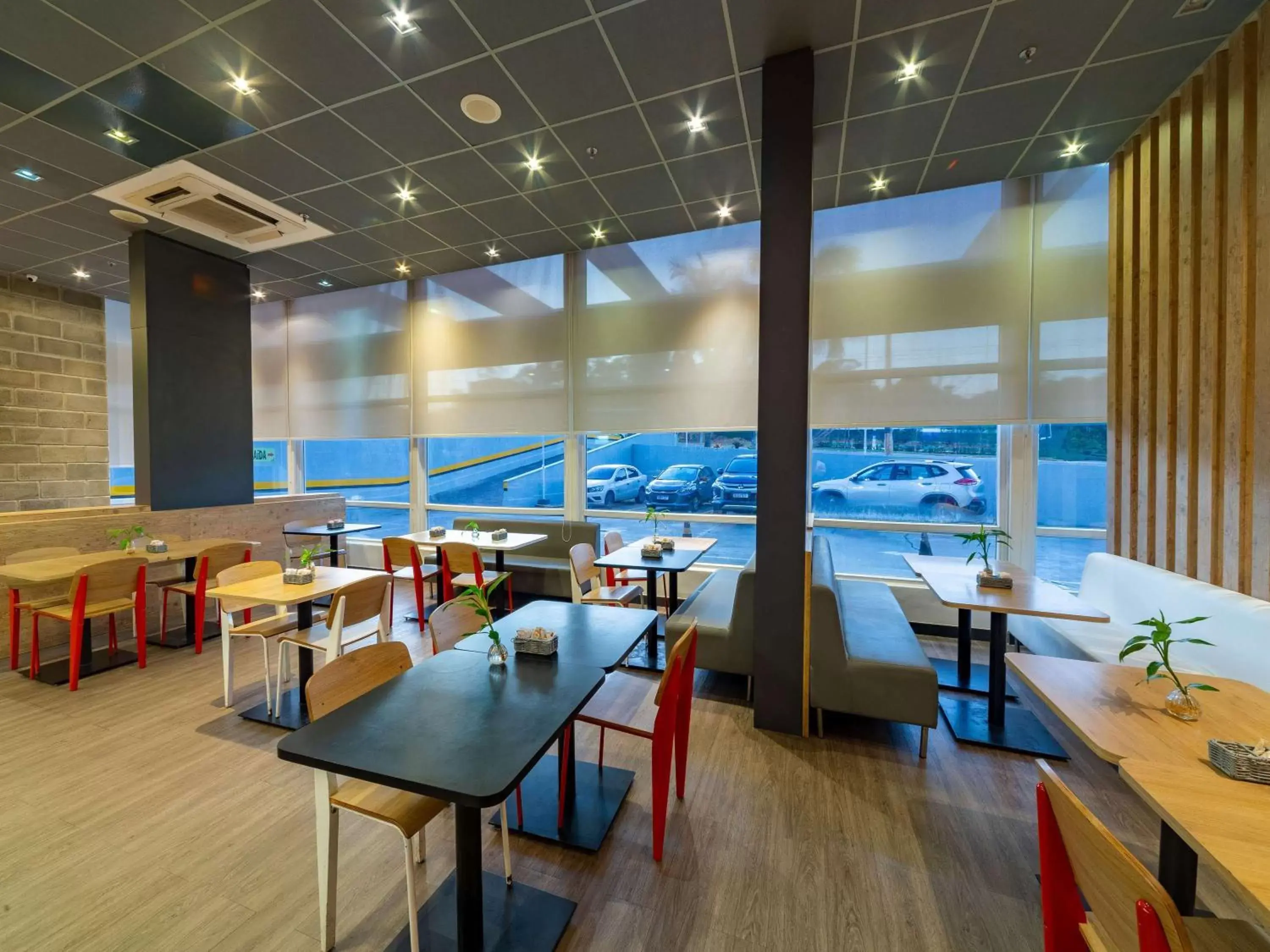 Restaurant/Places to Eat in ibis Manaus Aeroporto