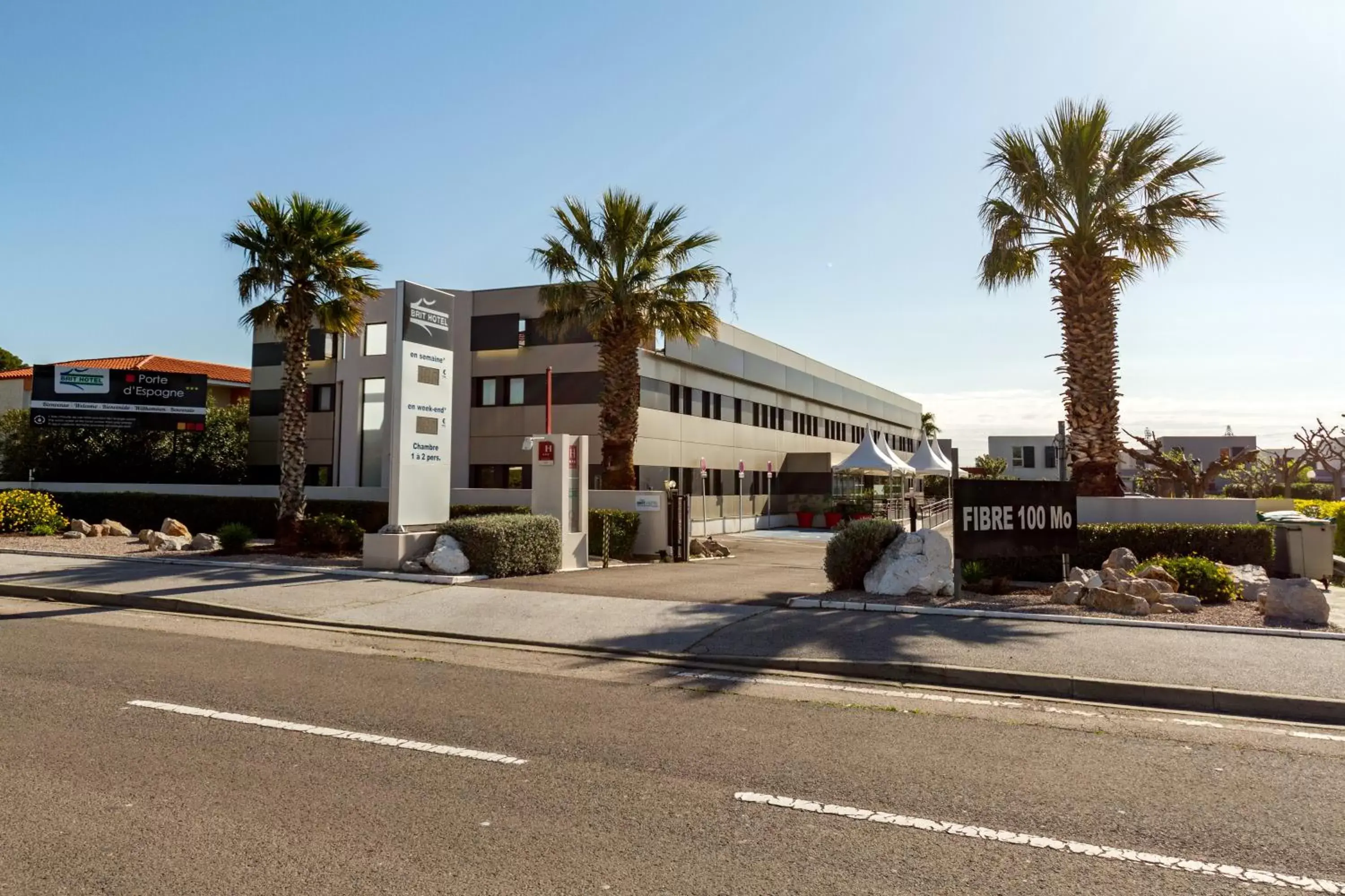 Property Building in Brit Hotel Porte d'Espagne