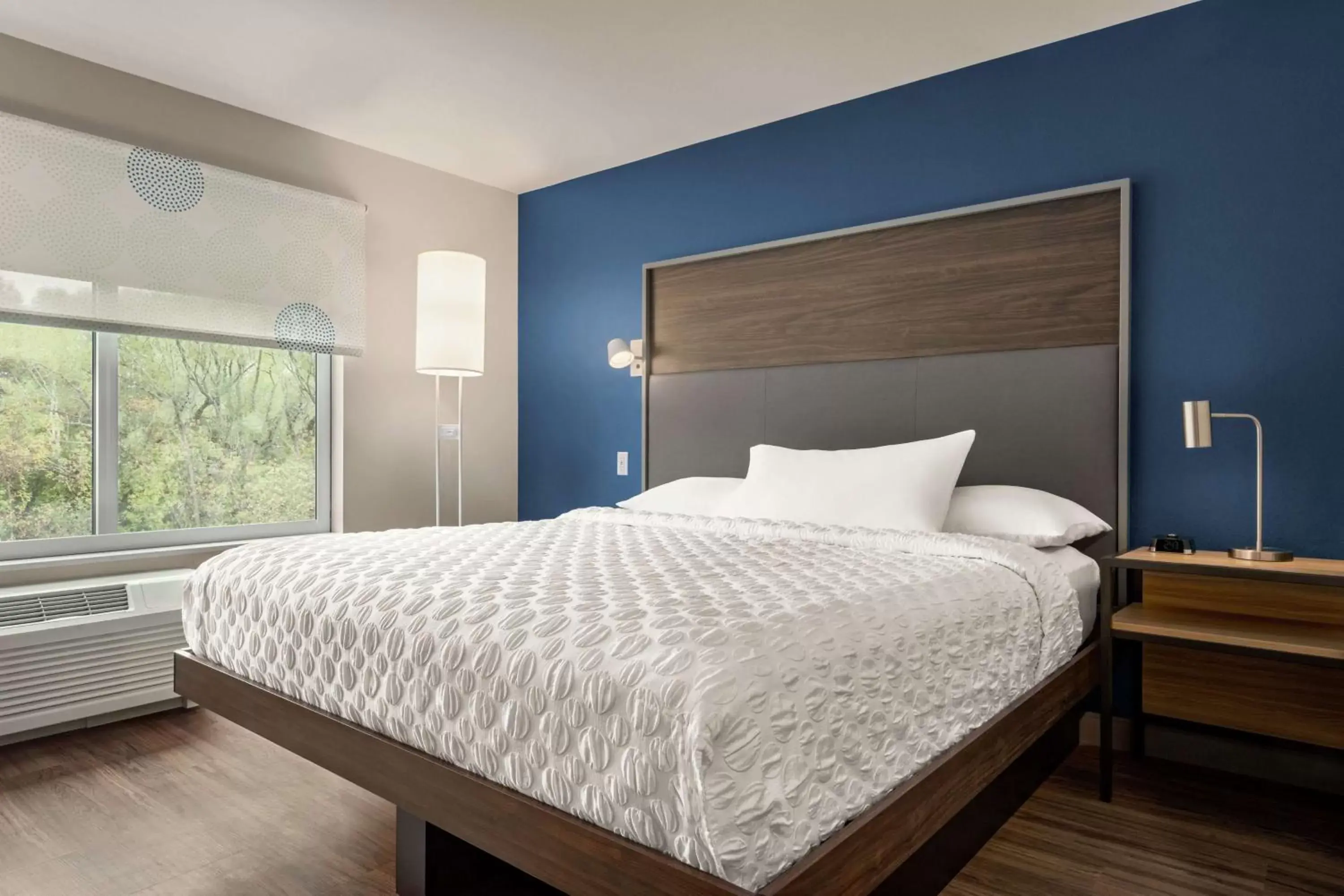 Bed in Tru By Hilton Duluth Mall Area Bed in Tru By Hilton Duluth Mall Area