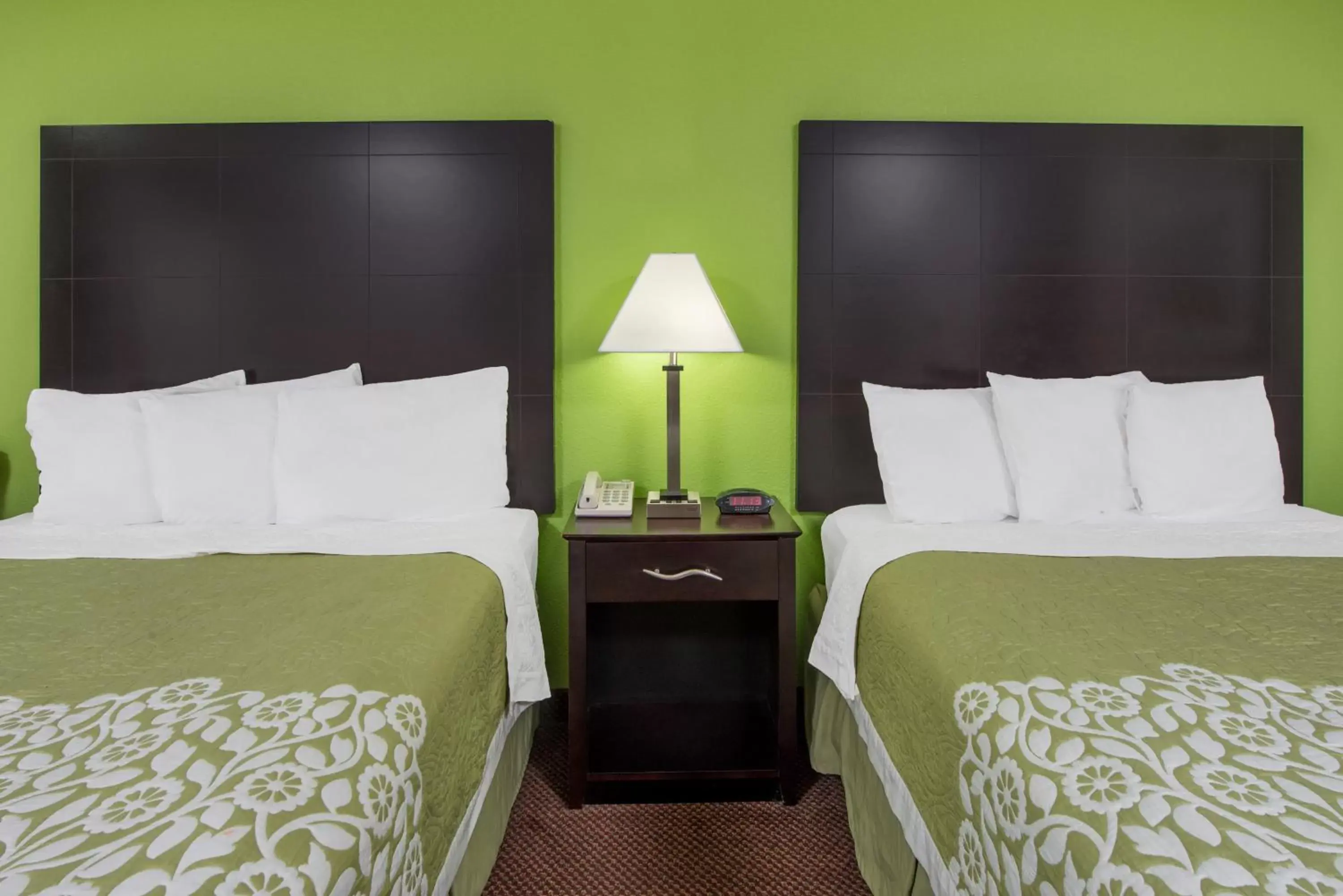 Bedroom, Bed in Days Inn by Wyndham Calvert City - Paducah East Bedroom, Bed in Days Inn by Wyndham Calvert City - Paducah East