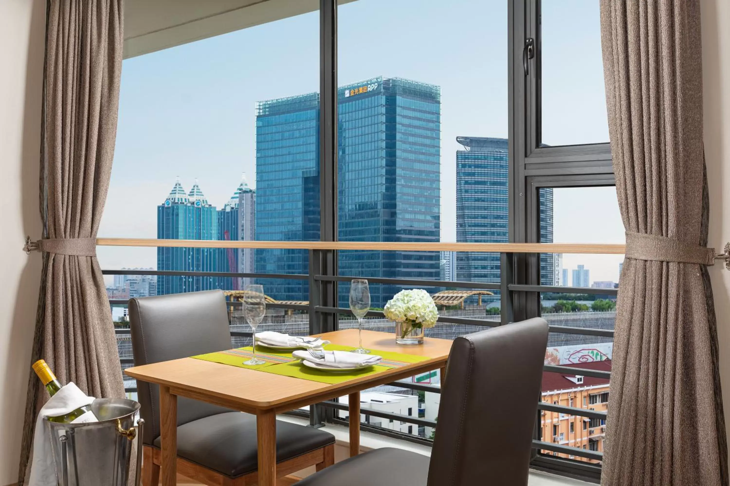 Living room in Holiday Inn Shanghai Hongqiao Central, an IHG Hotel