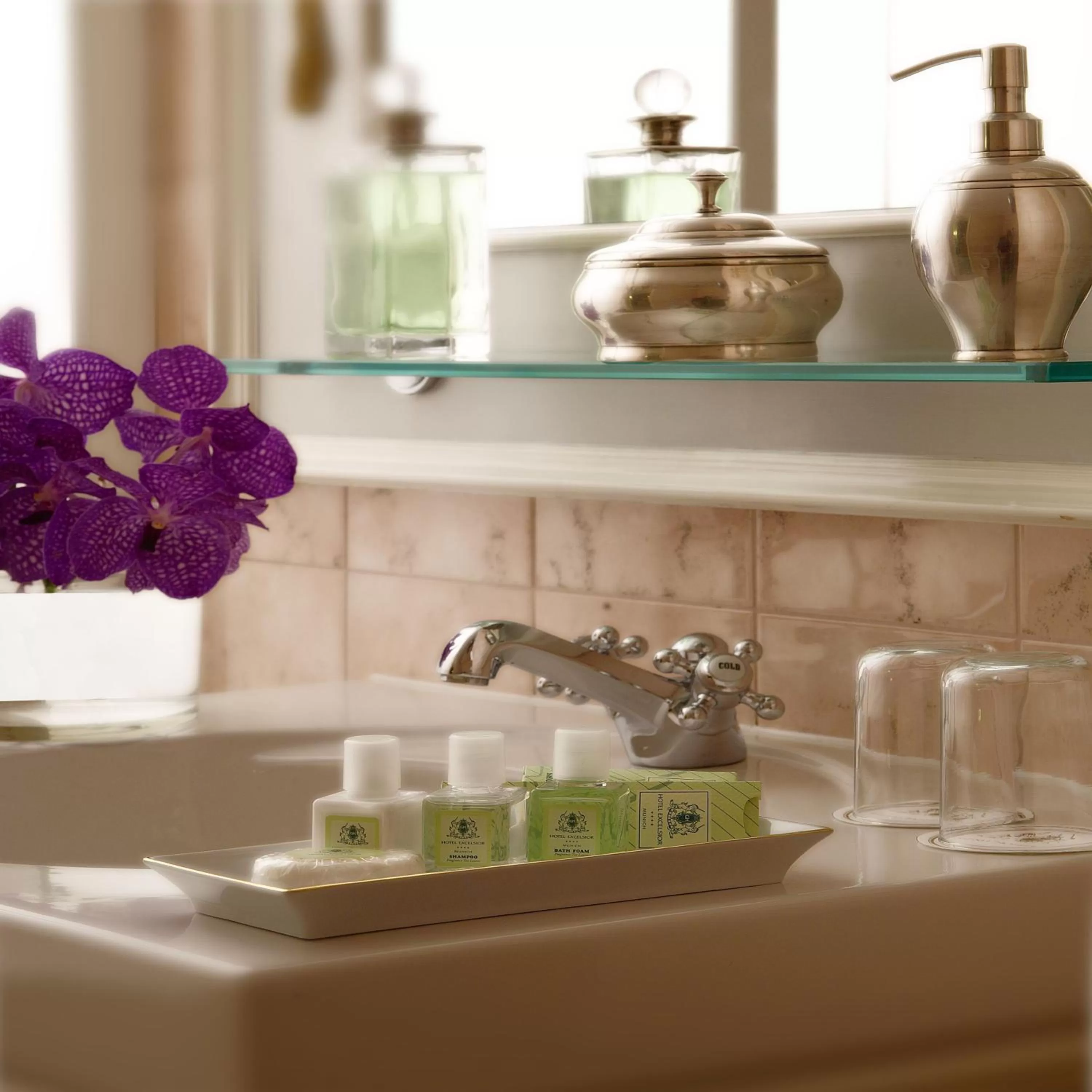 Bathroom in Excelsior by Geisel